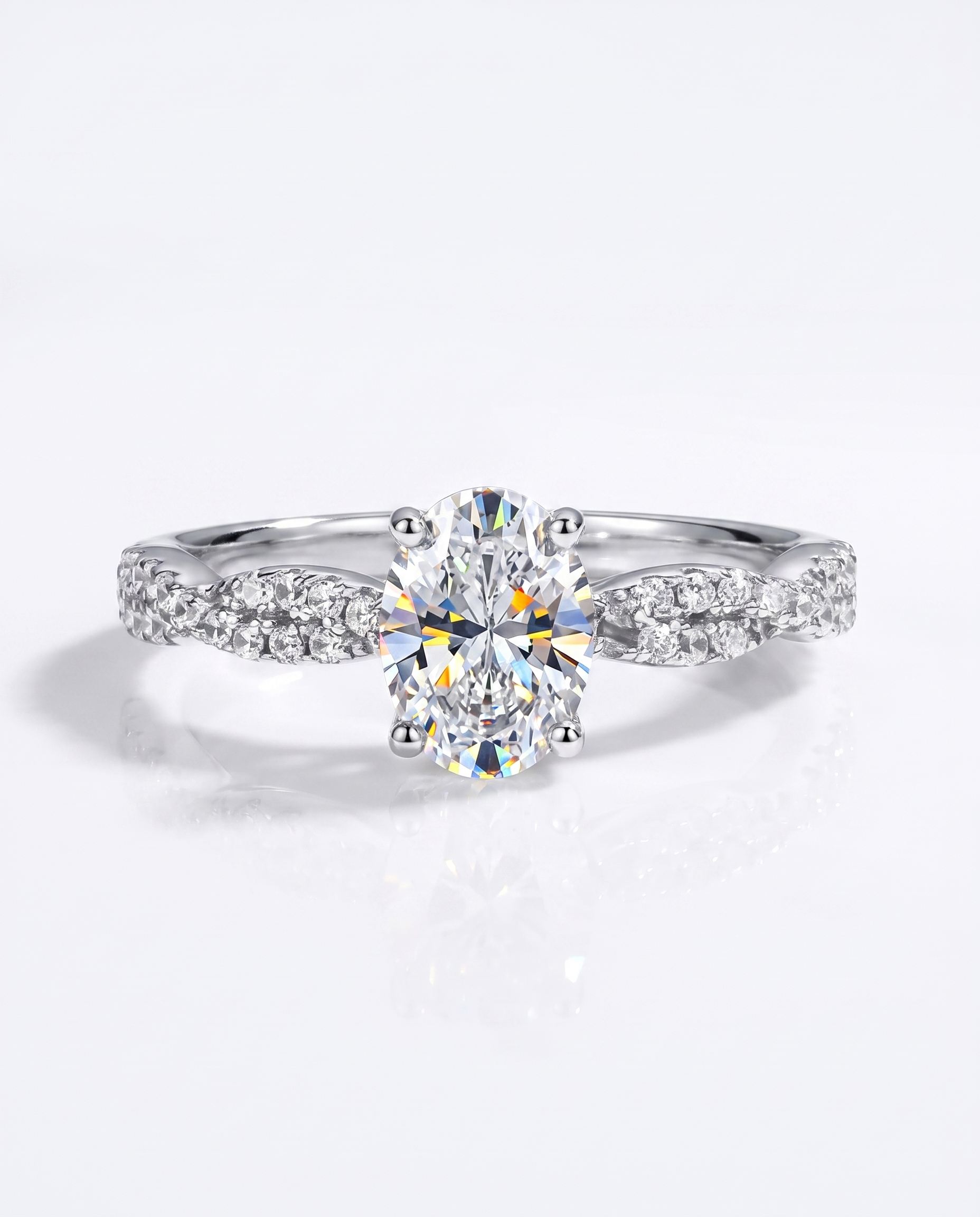 NÚRA - Oval Solitaire Ring