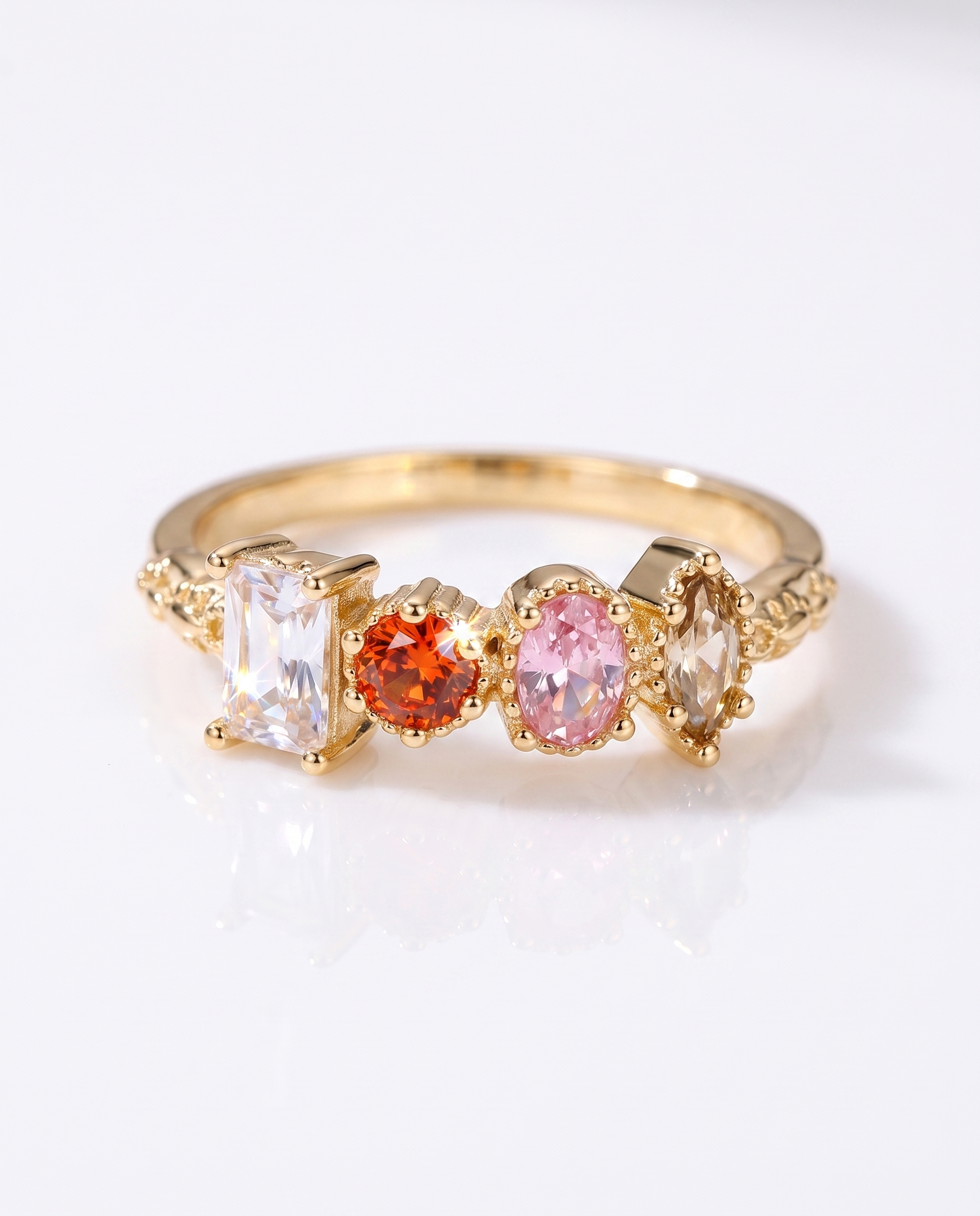 NÚRA - Crystal Party Ring