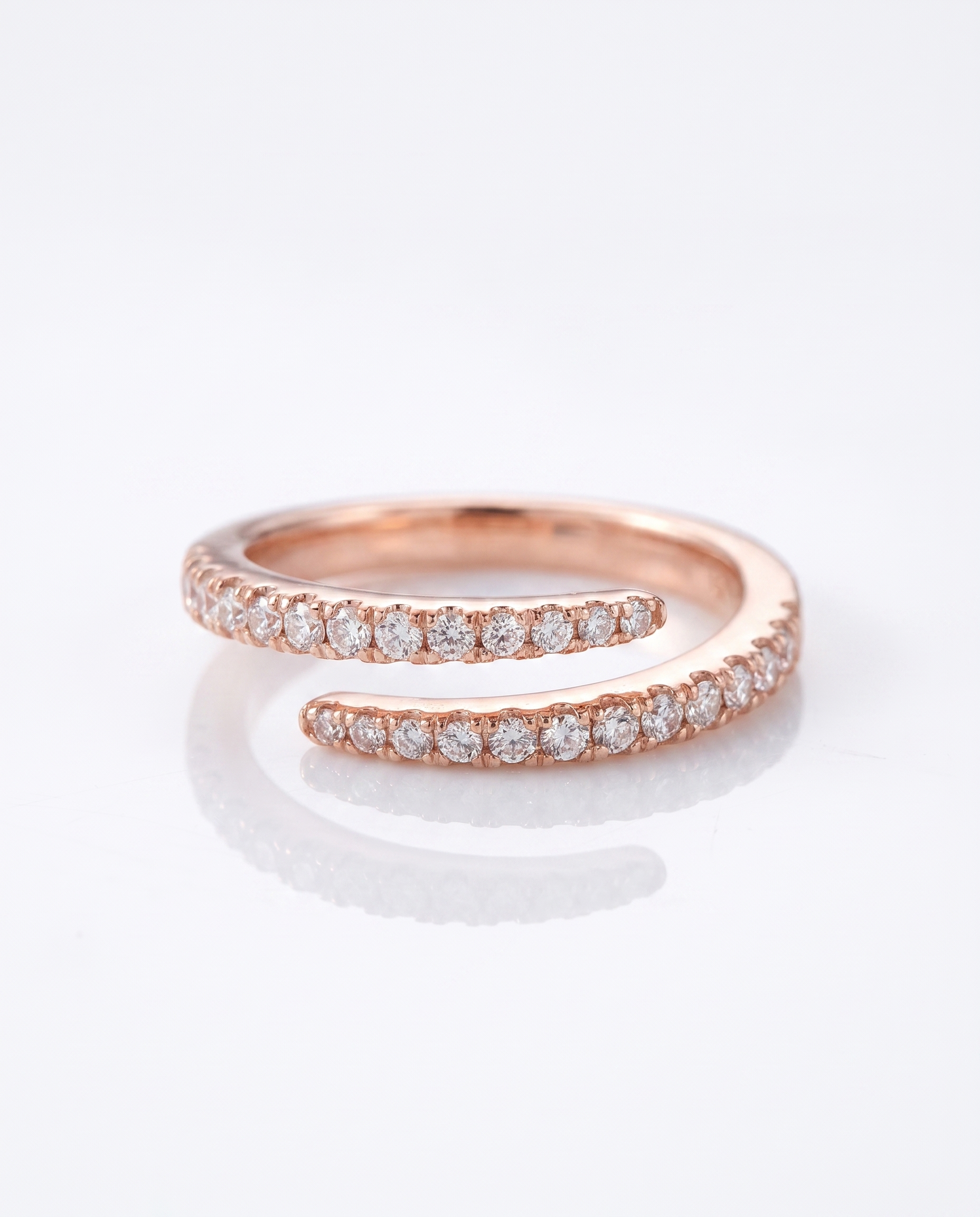 NÚRA- Open Circle Ring