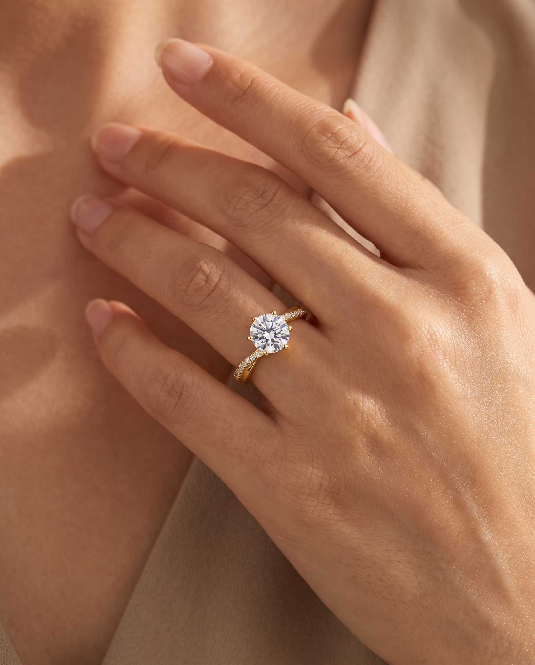 NÚRA -Twisted Solitaire Ring
