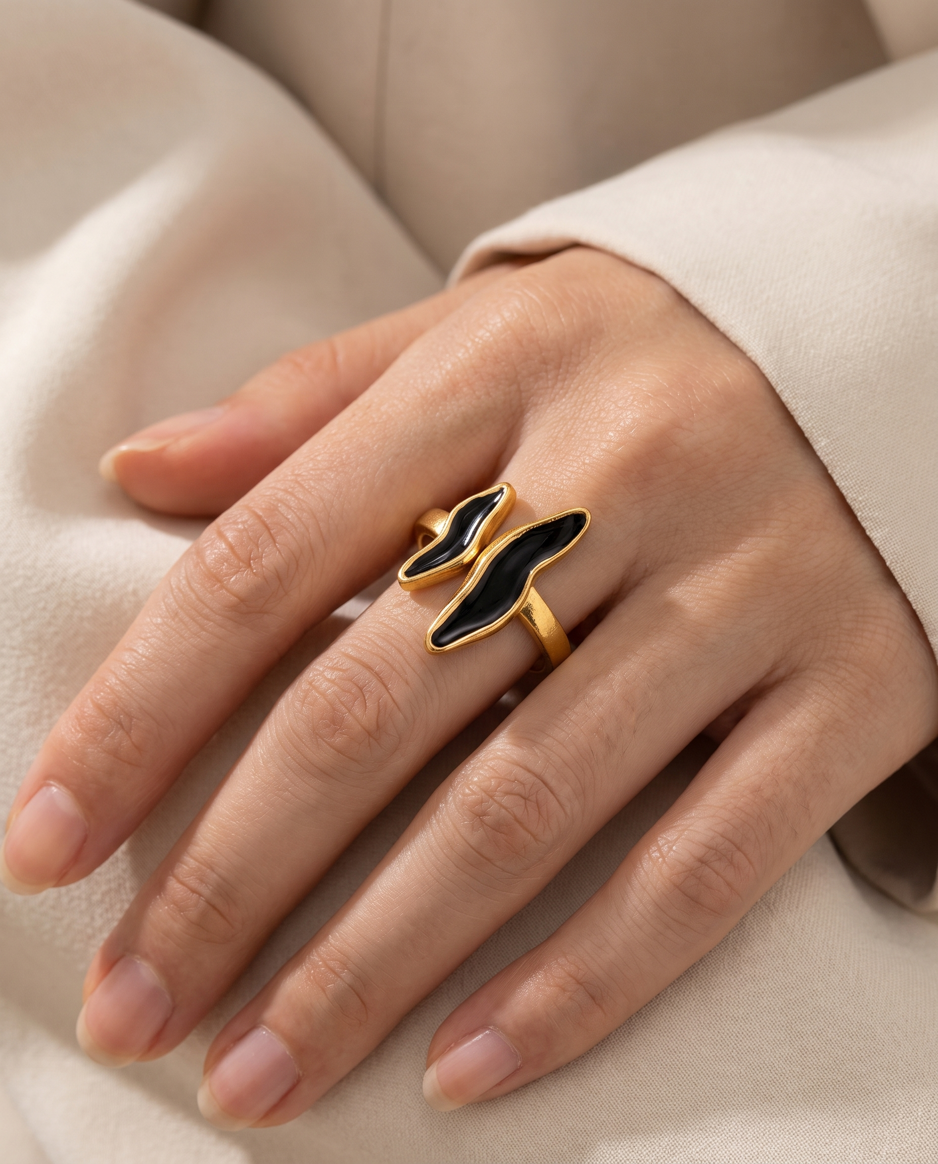 NÚRA - Drip Punk Ring