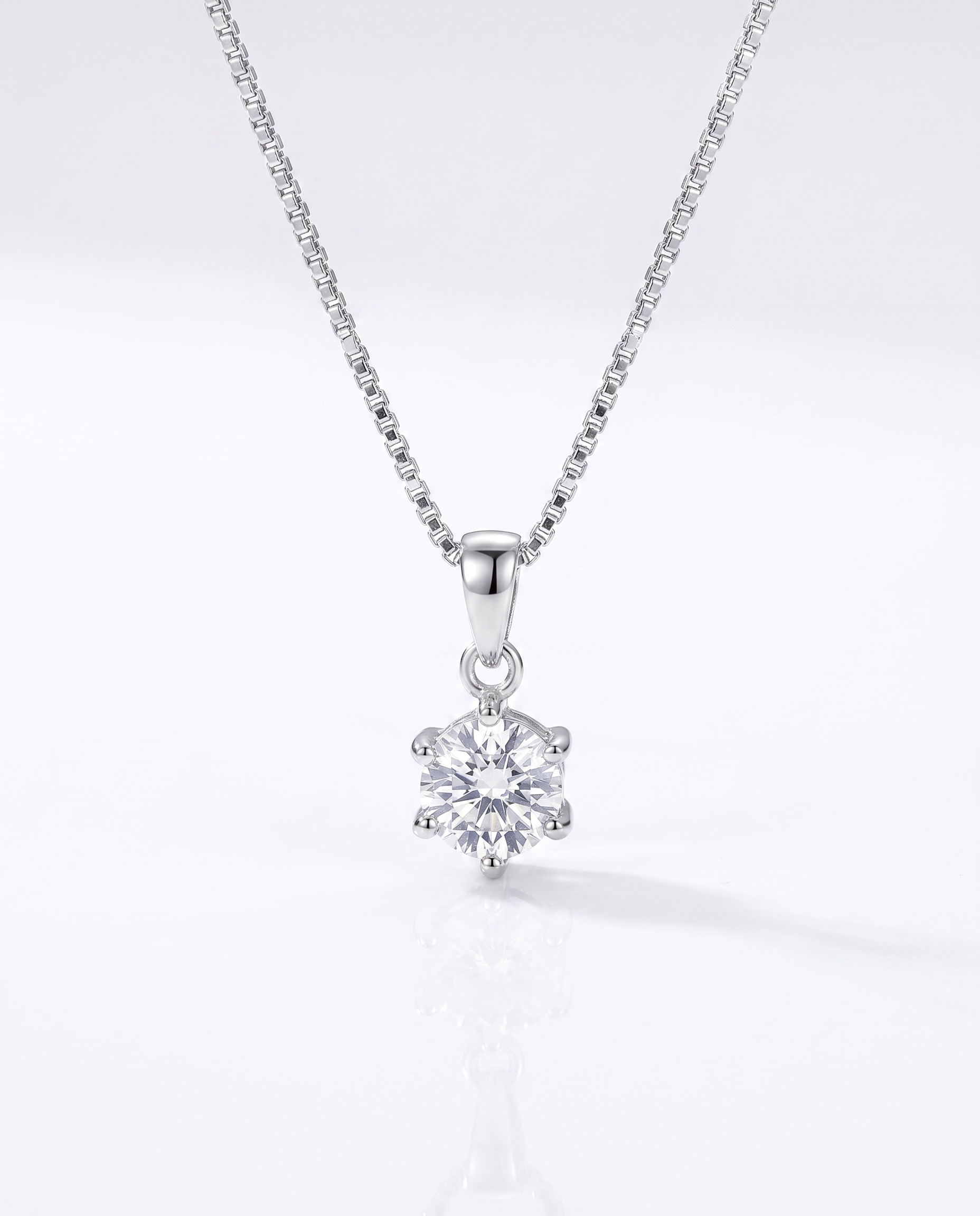 NÚRA - Star Zircon Necklace
