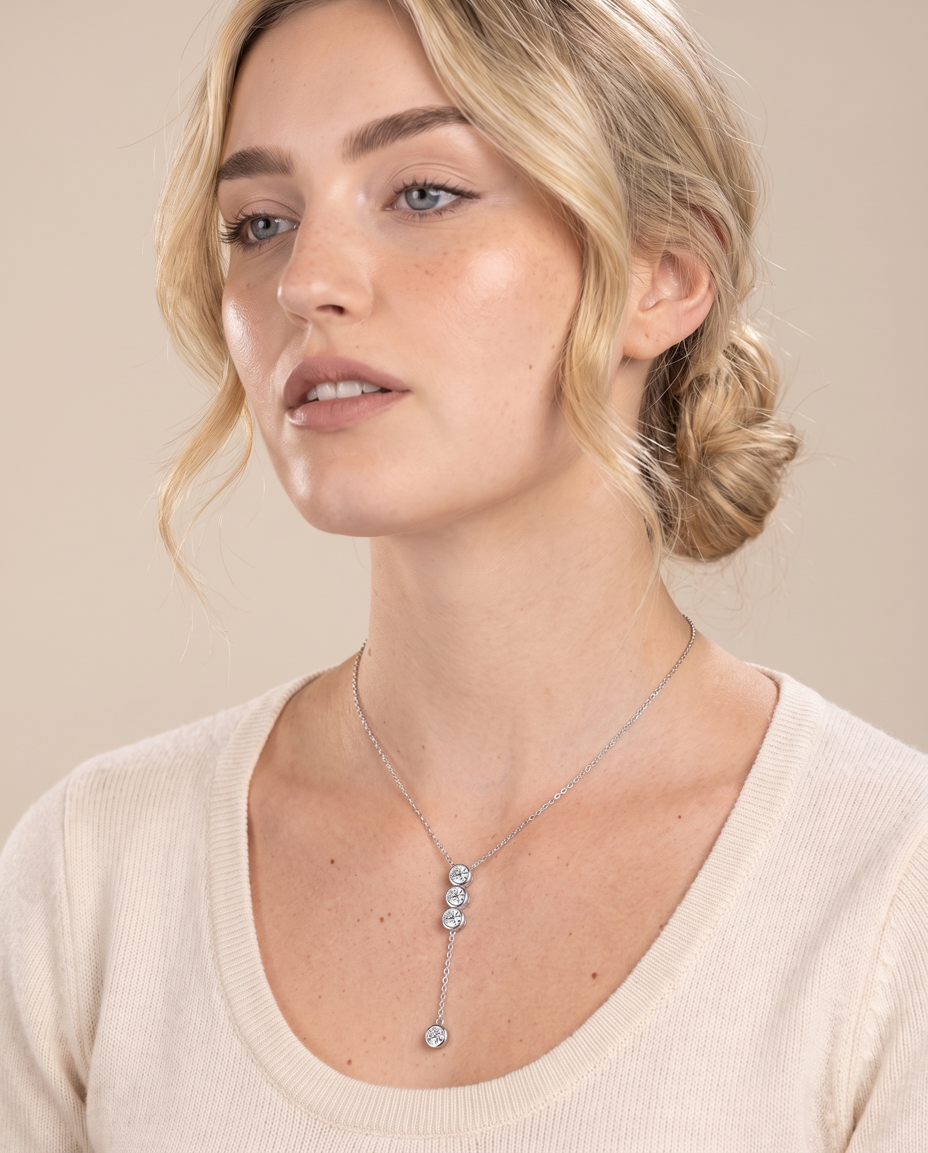 NÚRA - Petite Moissanite Necklace