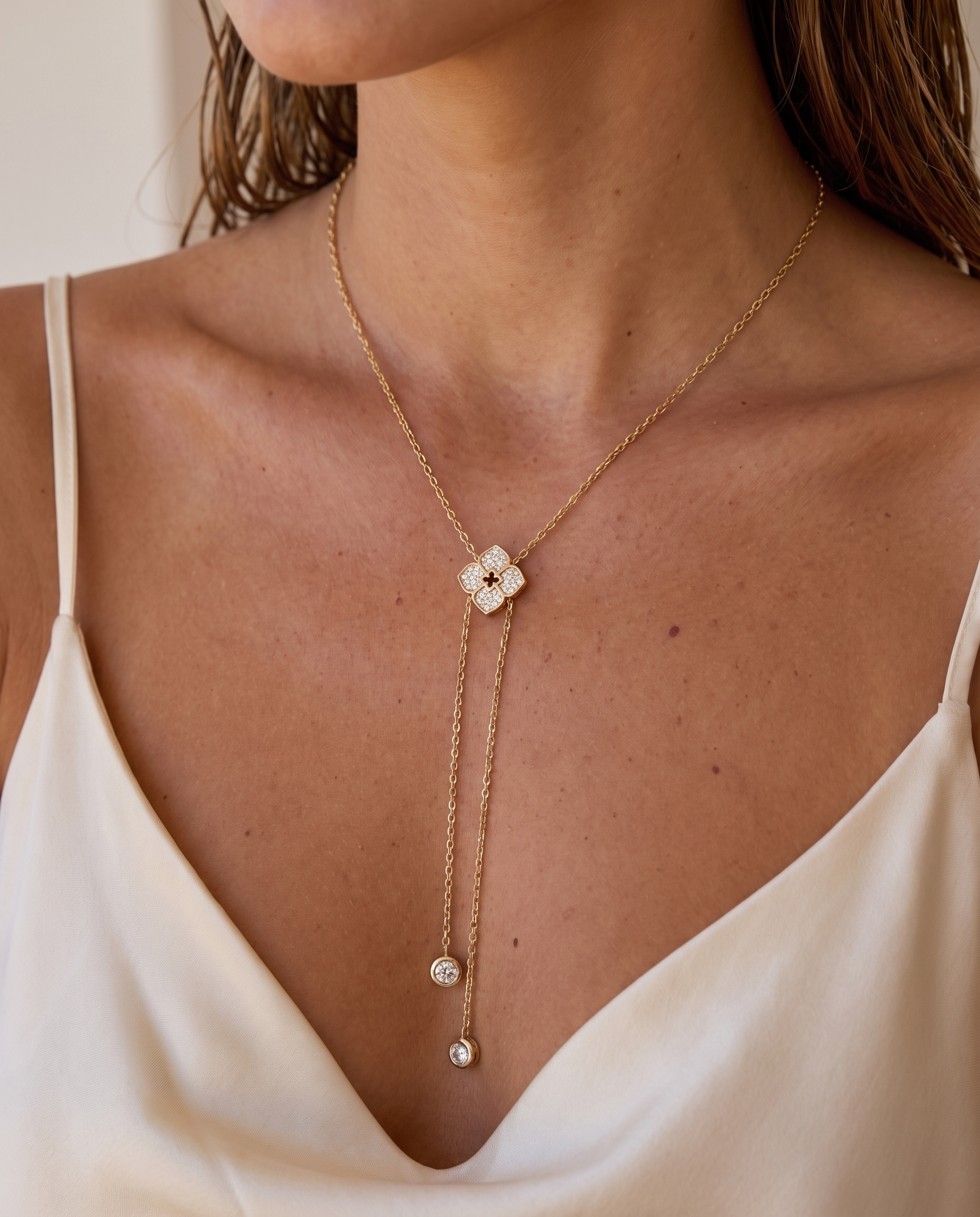 NÚRA - Floral Moissanite Necklace