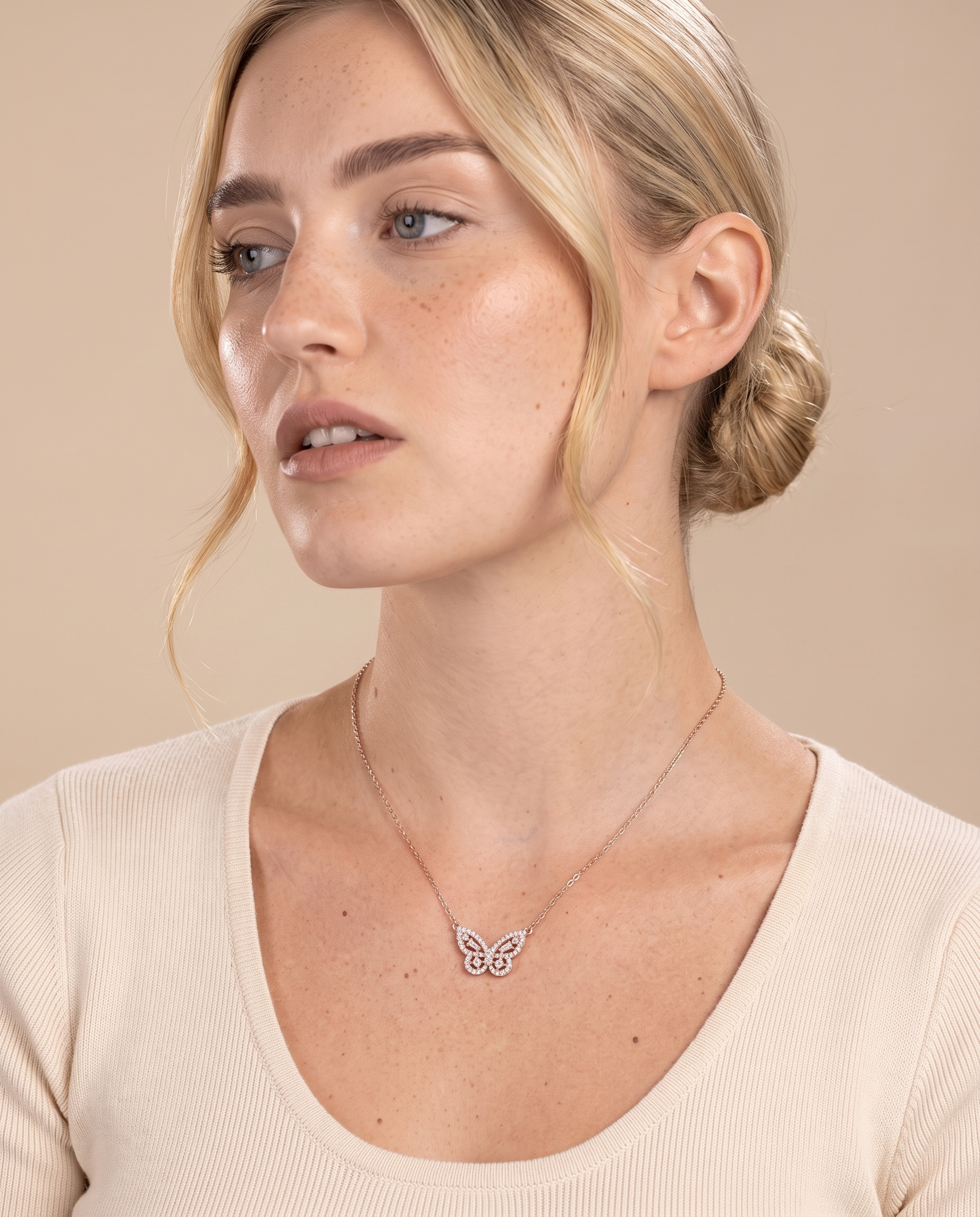NÚRA - Butterfly Necklace