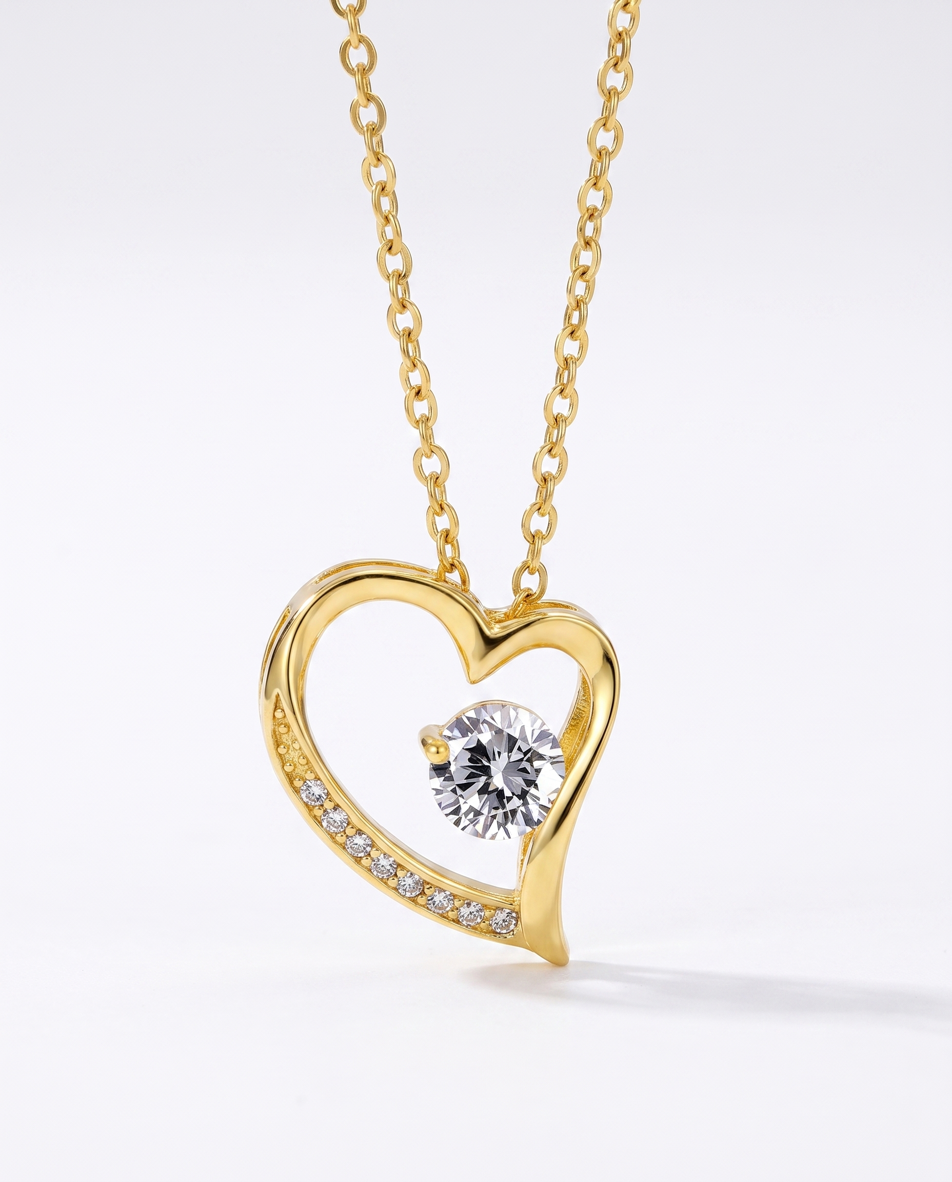 NÚRA - Minimal Heart Necklace