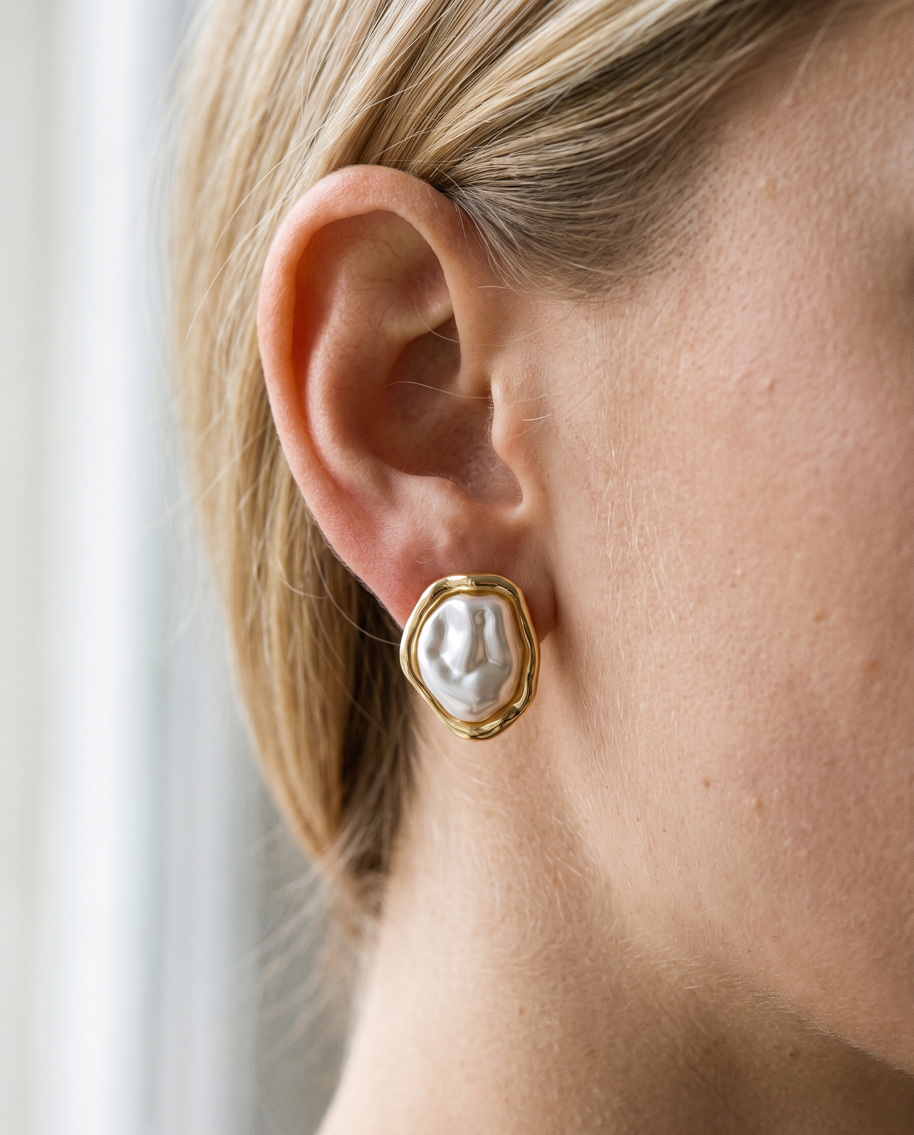 NÚRA - Love Earrings