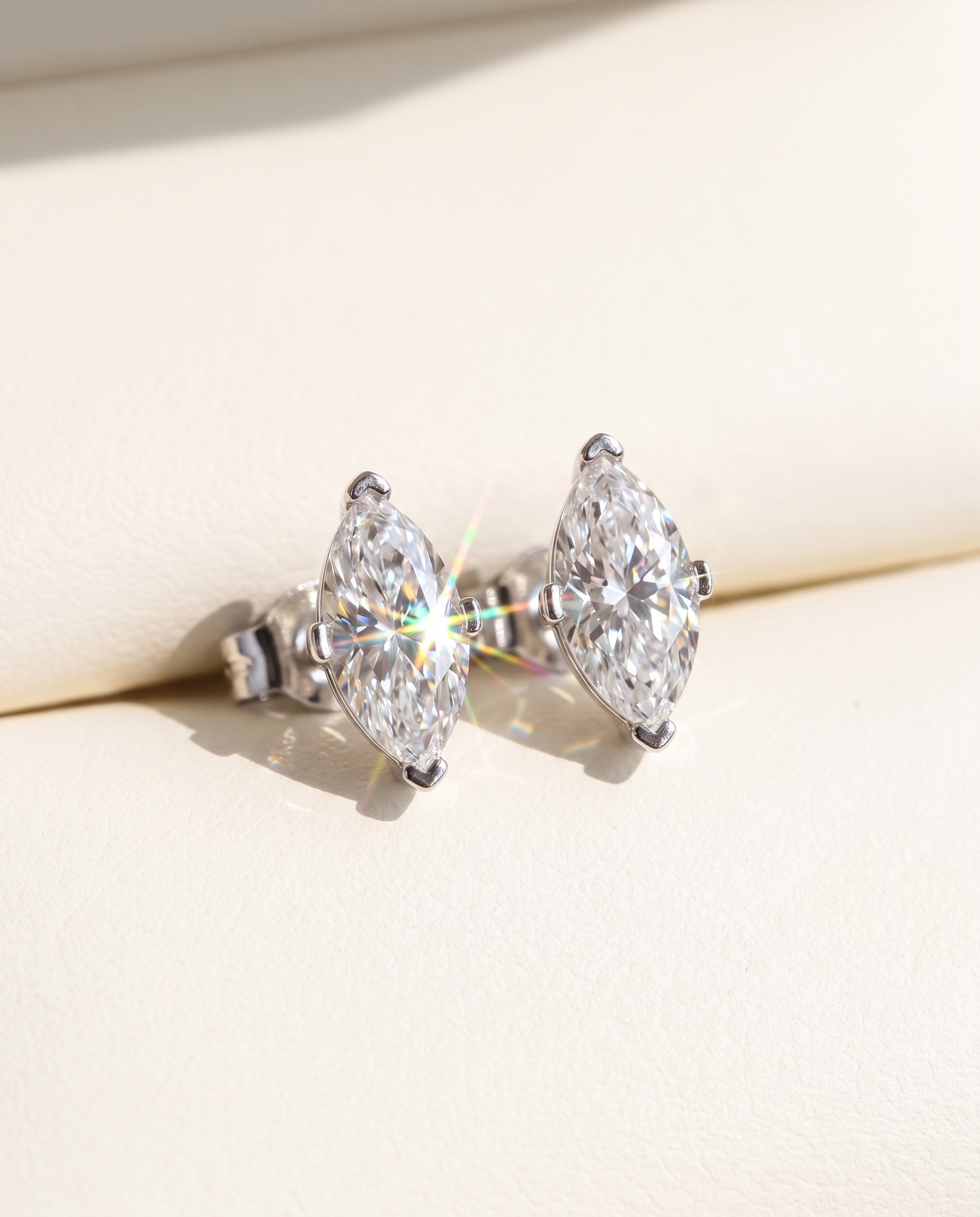 NÚRA - Marquise Moissanite Studs