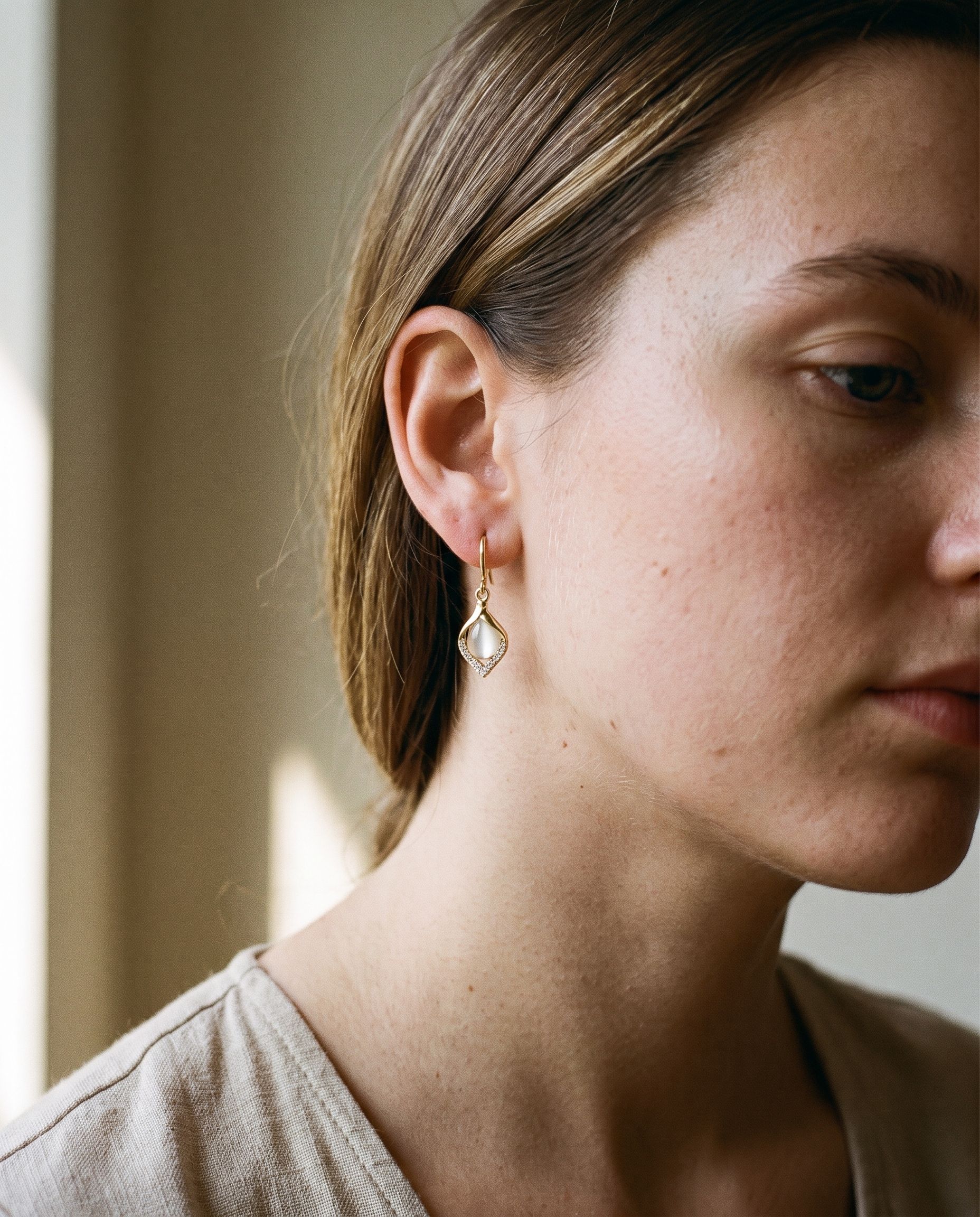 NÚRA - Angel Eyes Drop Earrings
