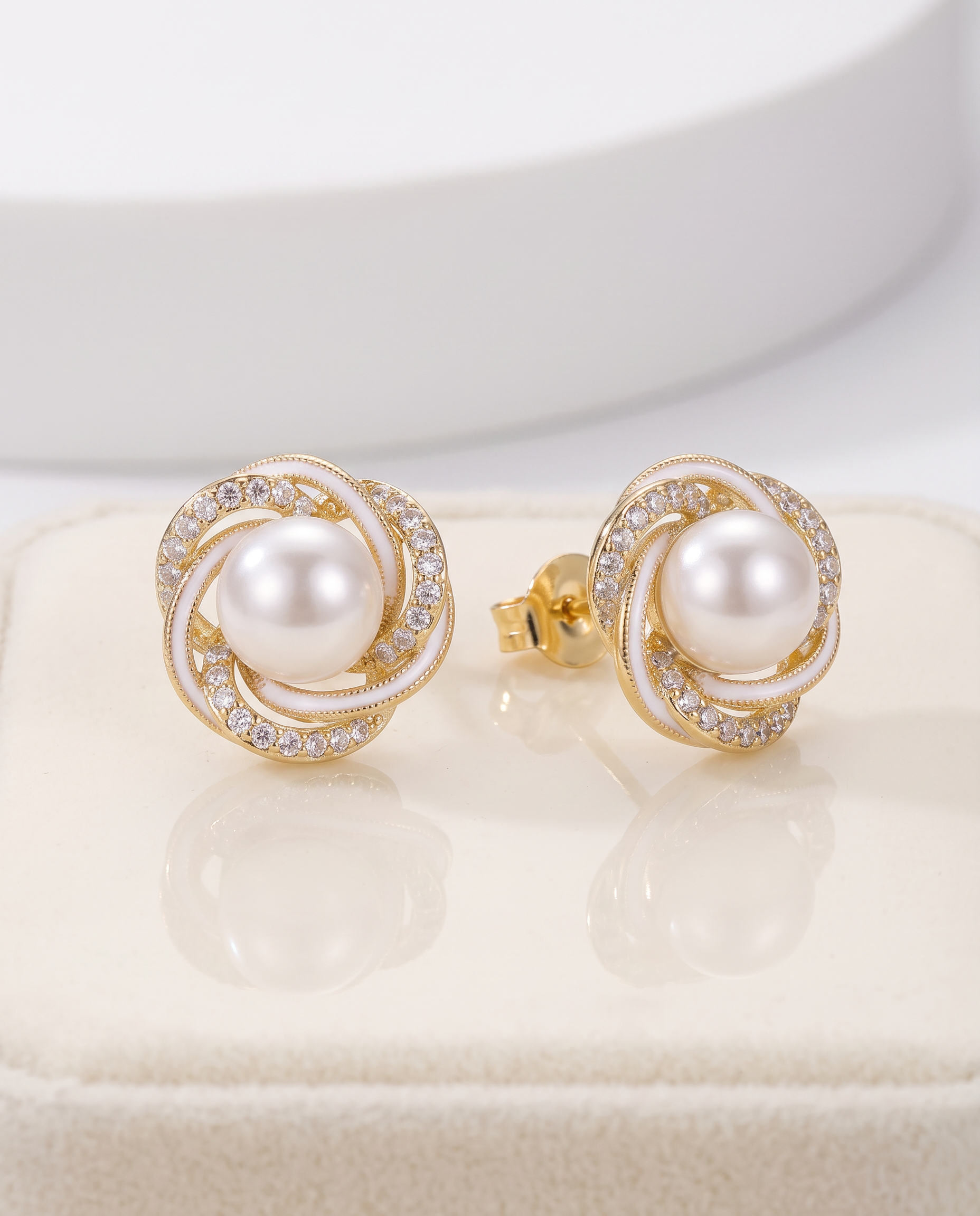 NÚRA - Pearl Blossom Earrings