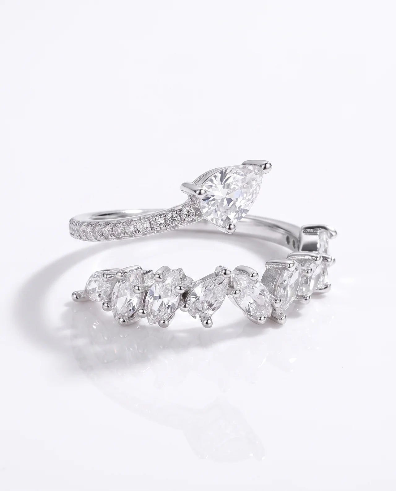 NÚRA-Modern Statement Ring