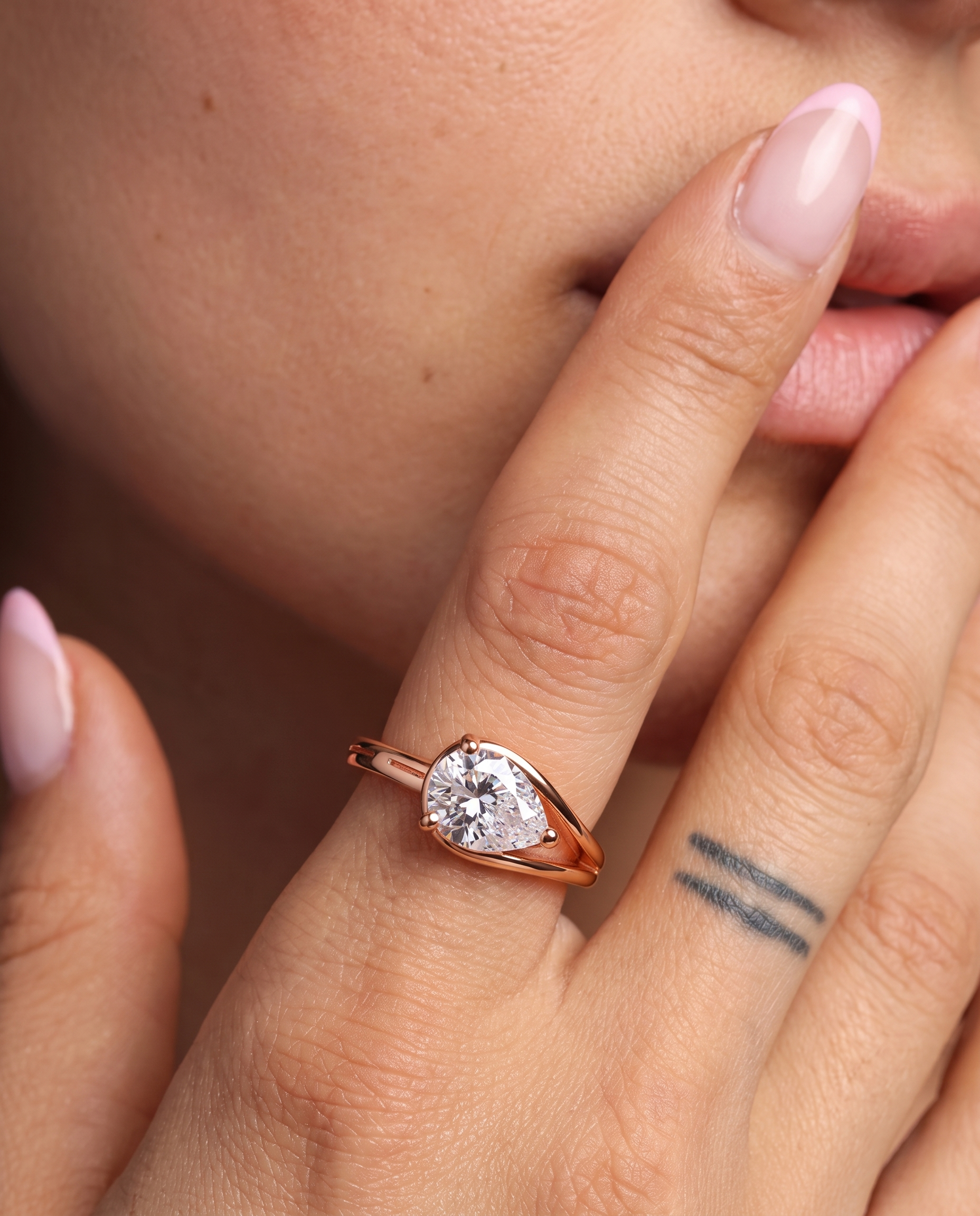 NÚRA - Pear Radiance Ring