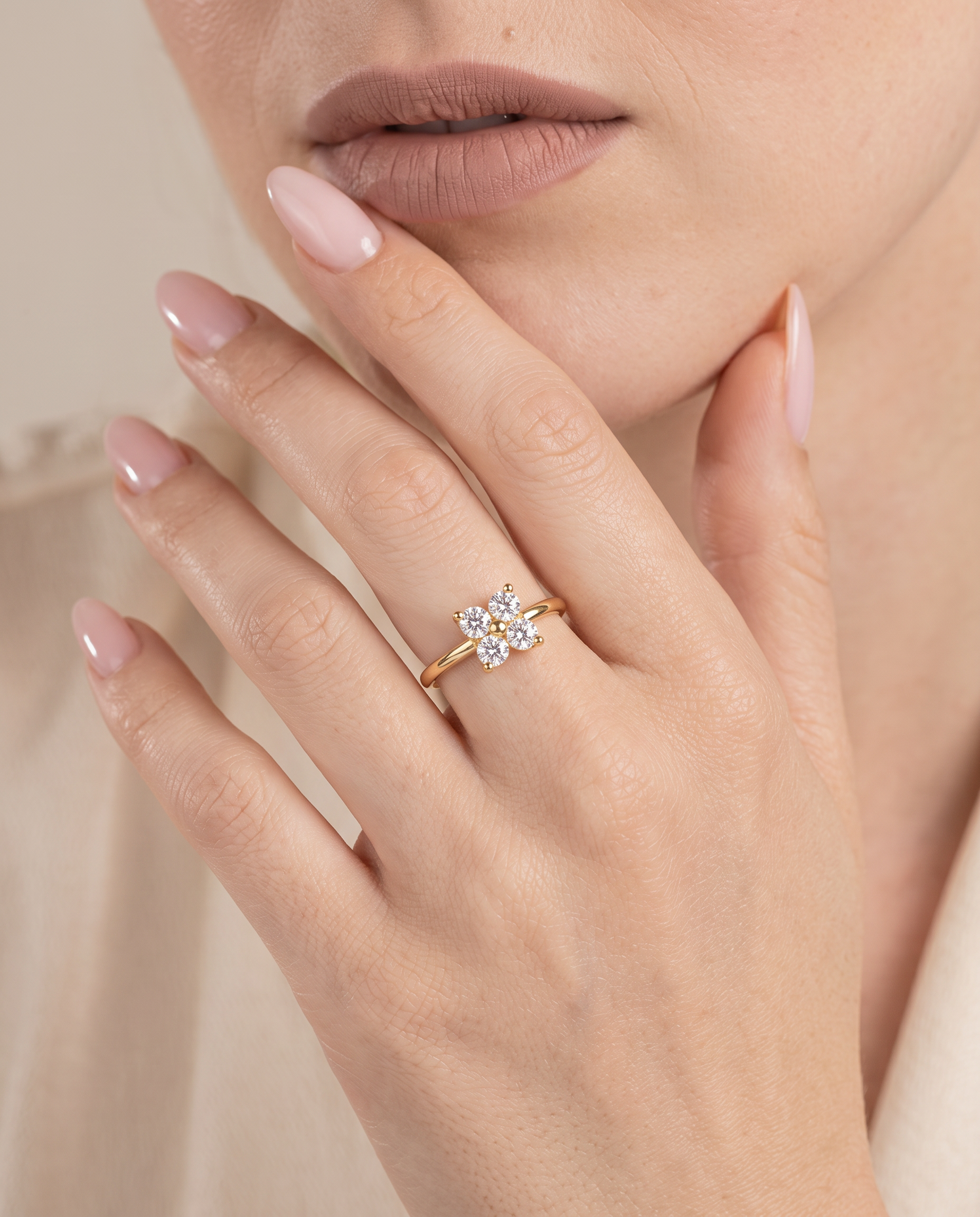 NÚRA - Petal Flower Ring