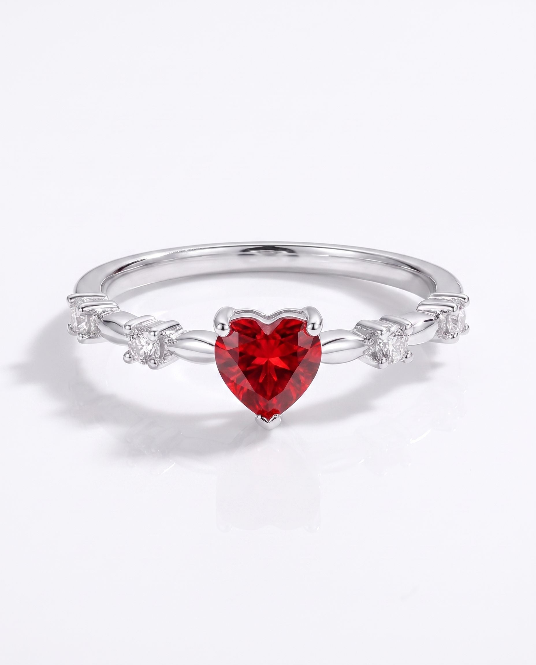 NÚRA - Red Heart Ring