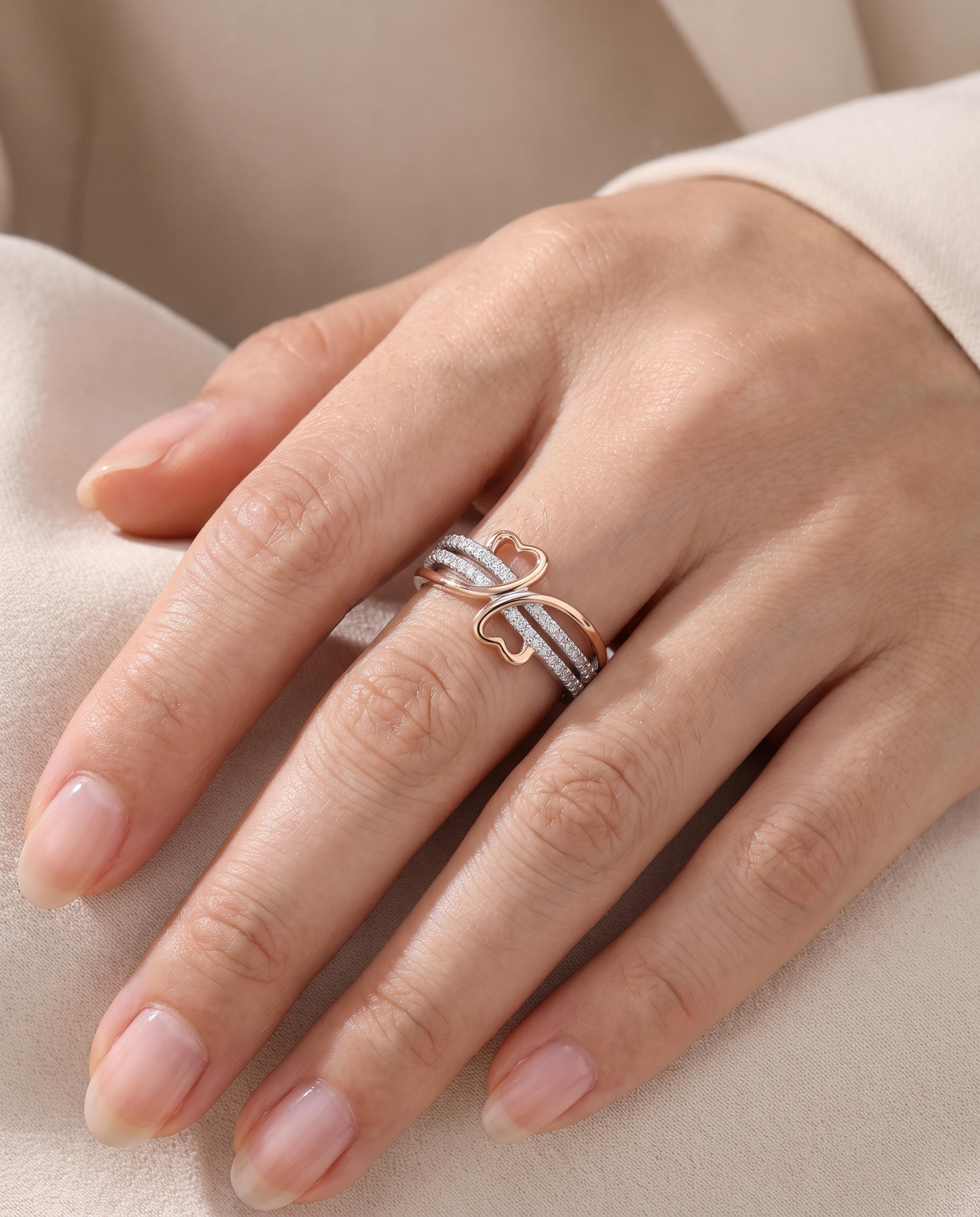 NÚRA - Infinity Heart Ring