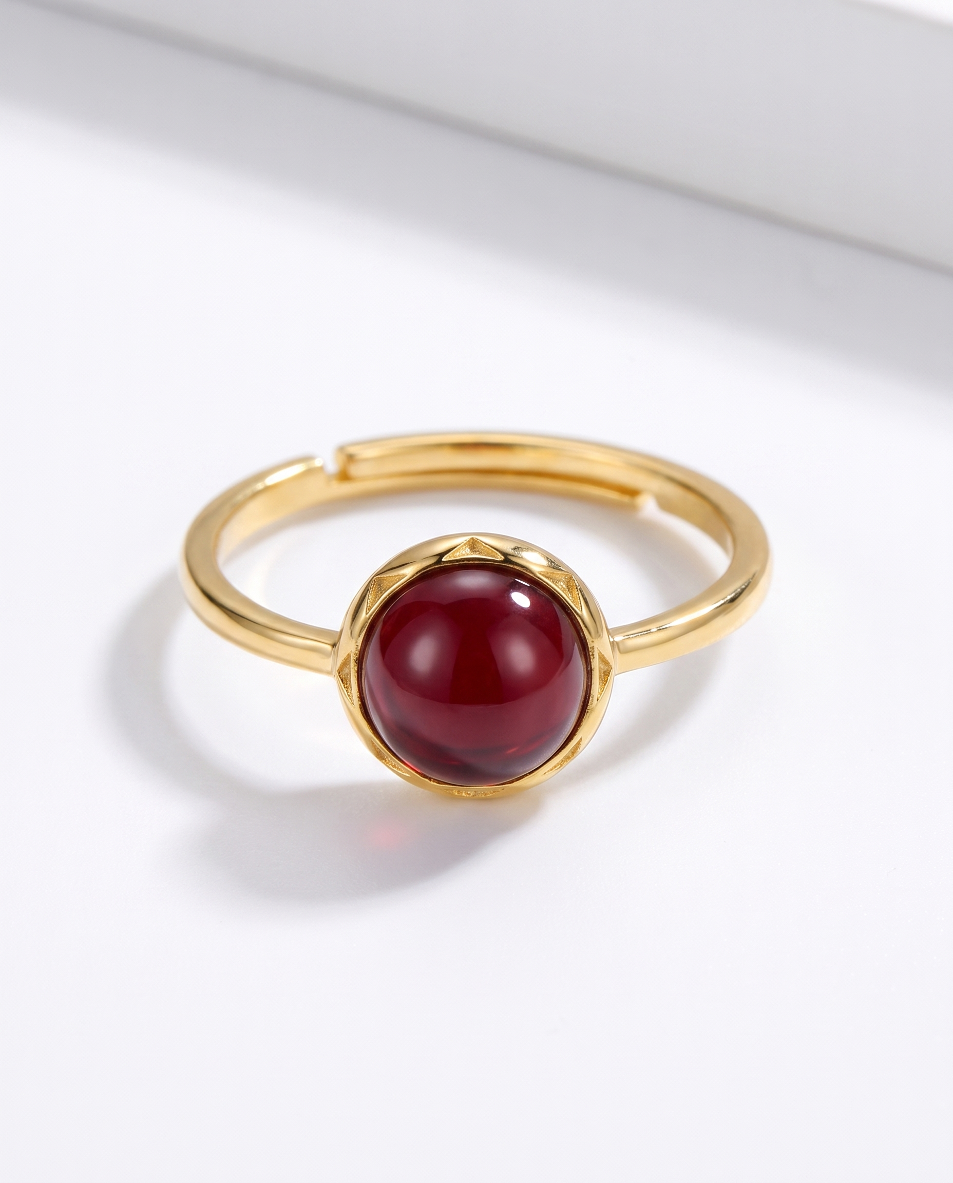 NÚRA - Garnet Retro Ring