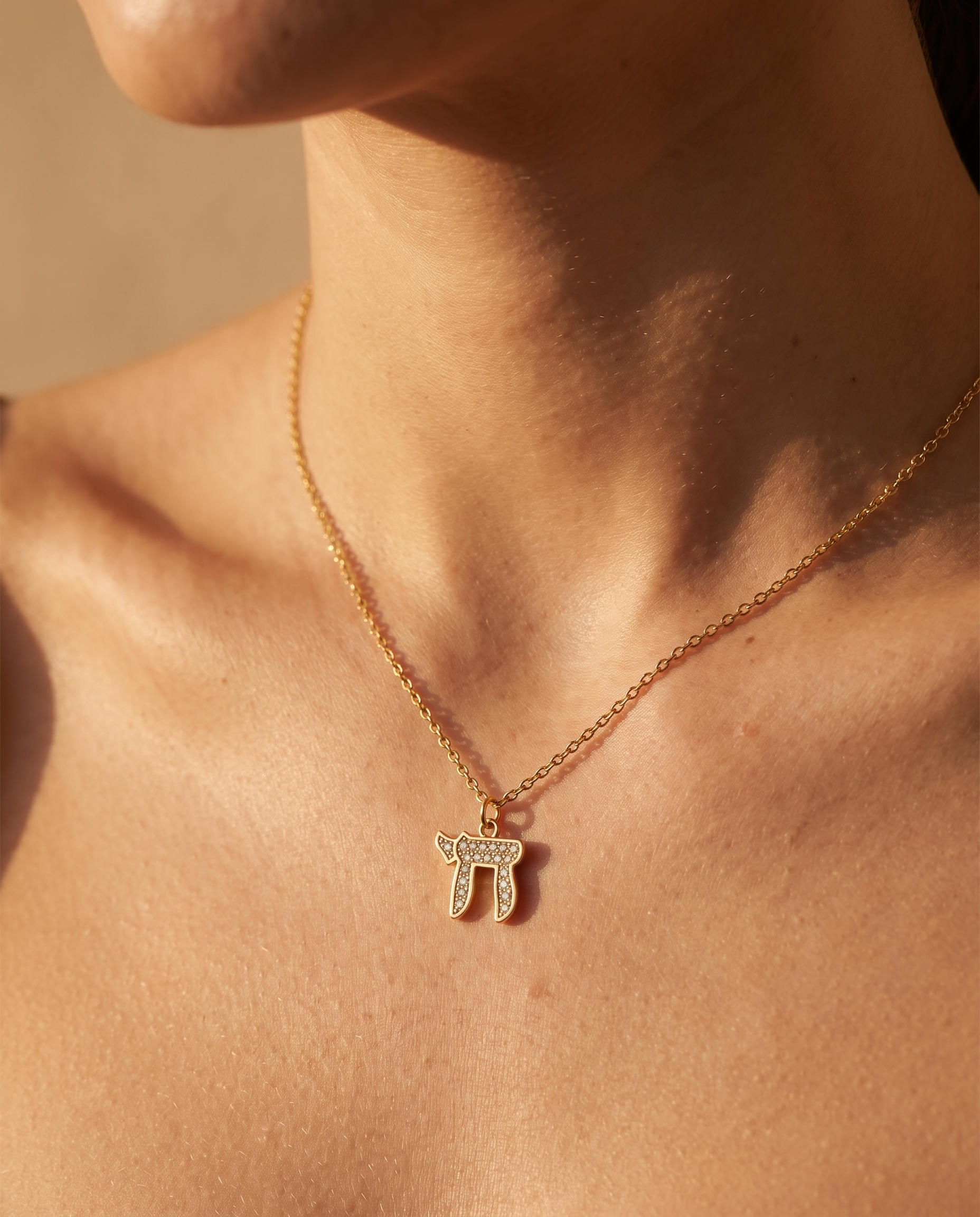 NÚRA - Crystal Link Necklace