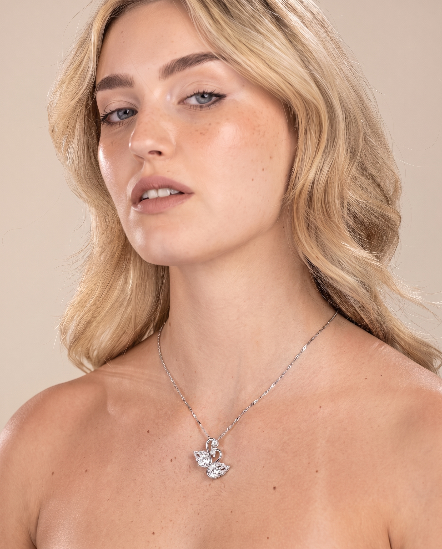 NÚRA -Bridal Moissanite Necklace