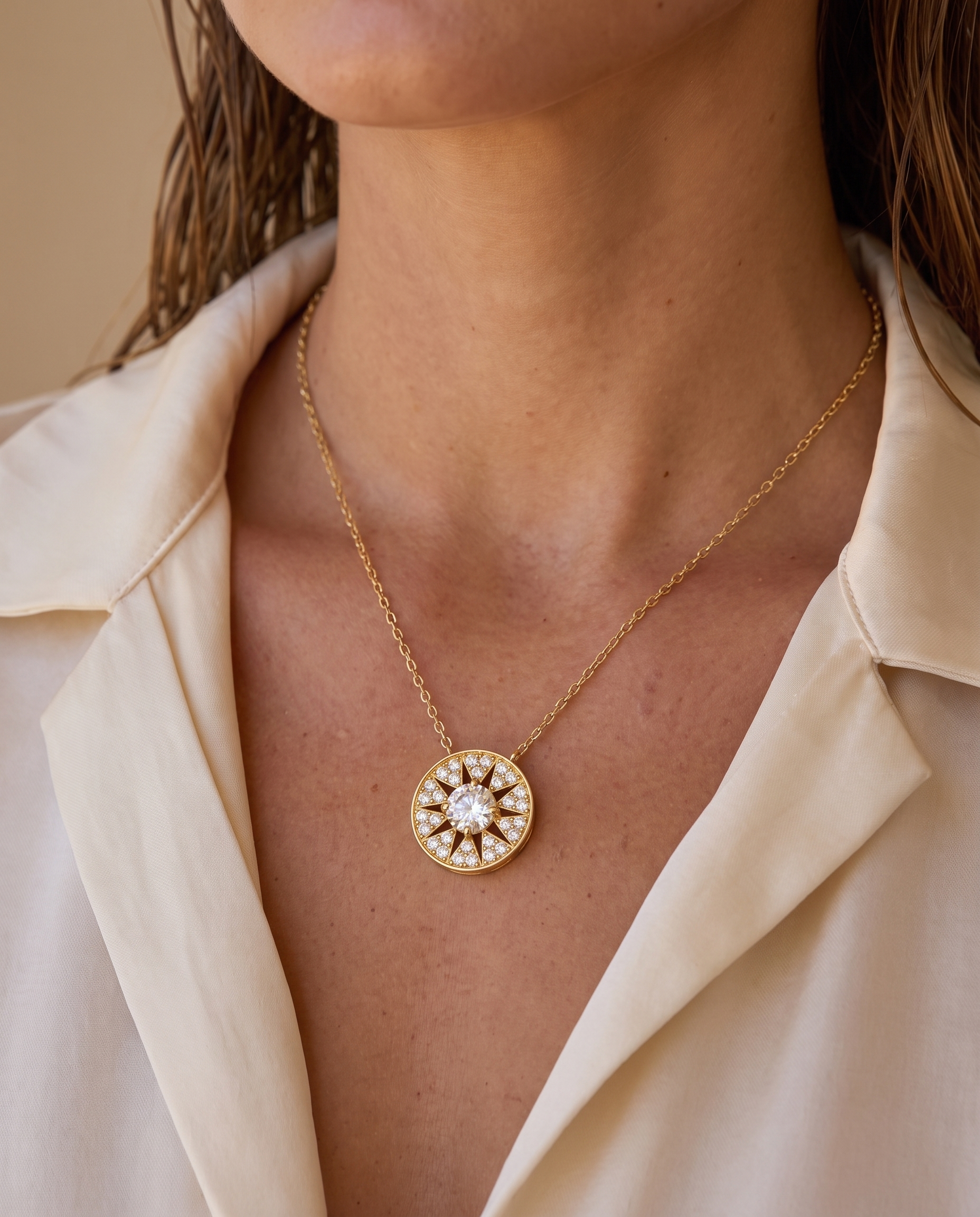 NÚRA - Sun Disc Necklace