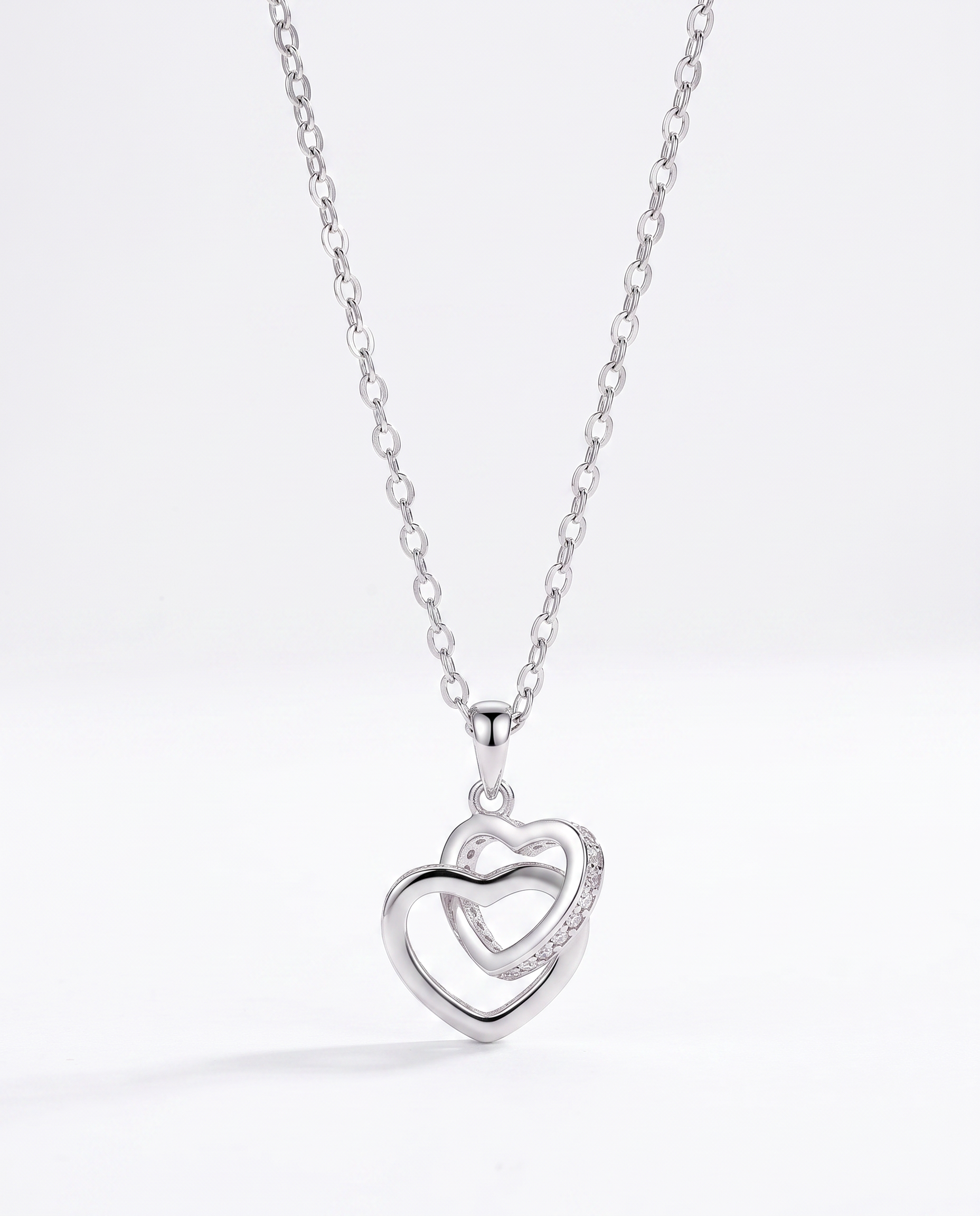 NÚRA - Clavicle Moissanite Necklace