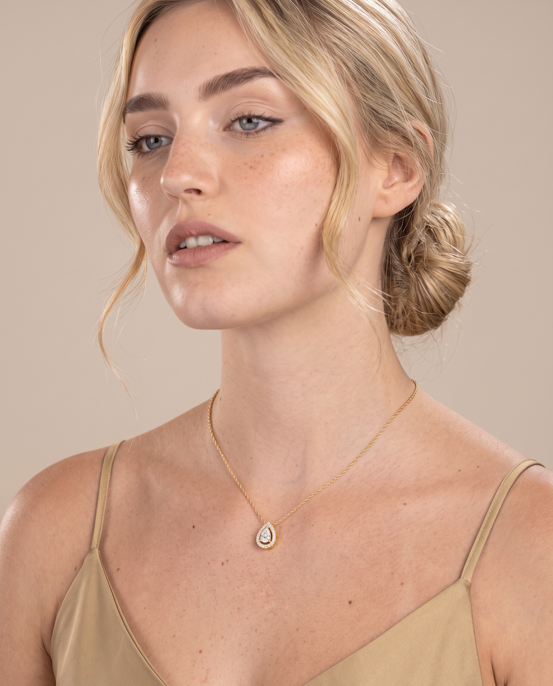 NÚRA - Halo Drop Necklace