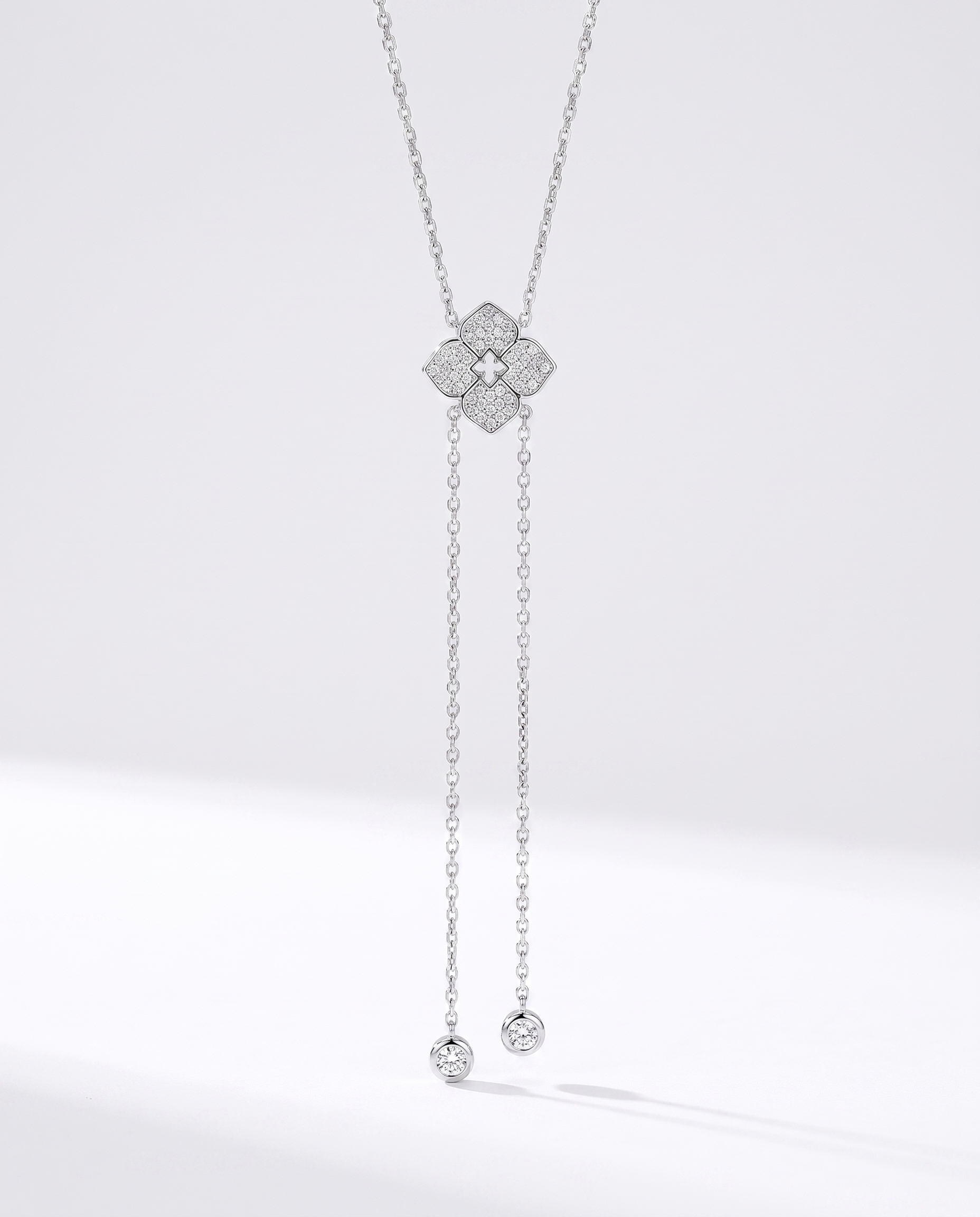 NÚRA - Floral Moissanite Necklace