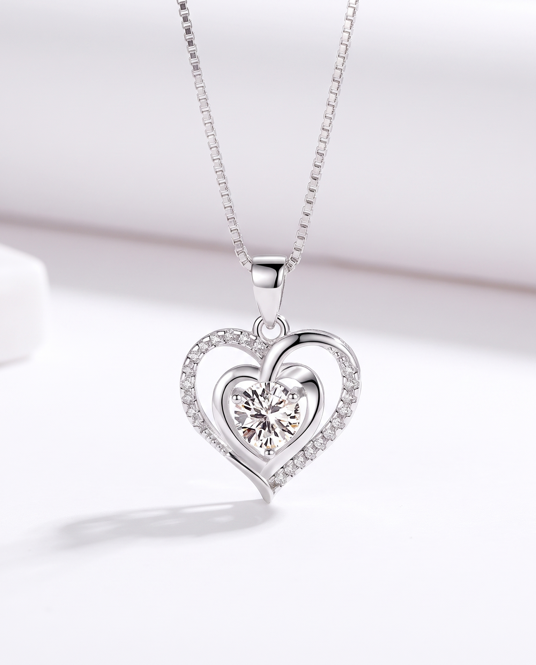 NÚRA - Solo Zircon Necklace