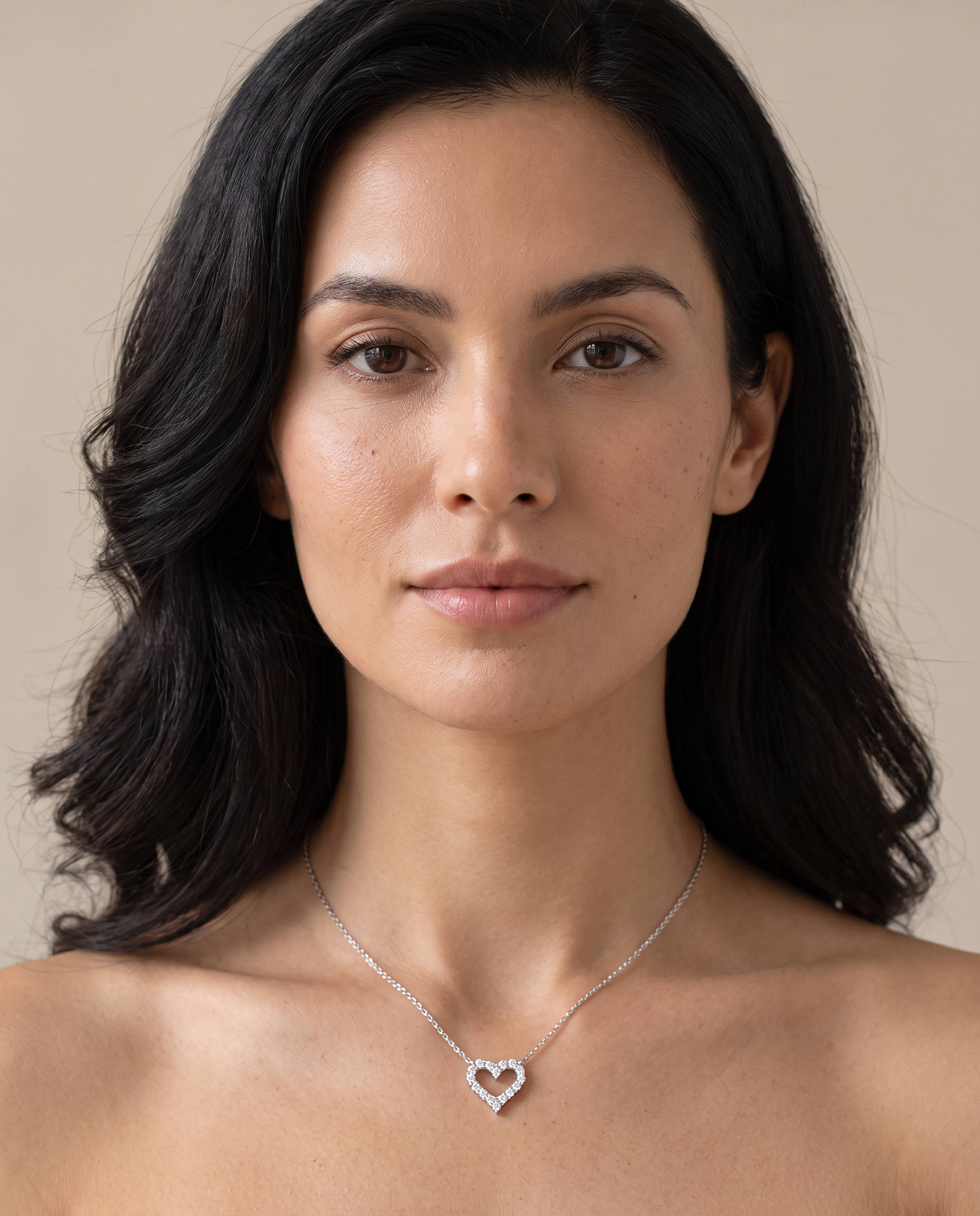 NÚRA - Korean Heart Necklace
