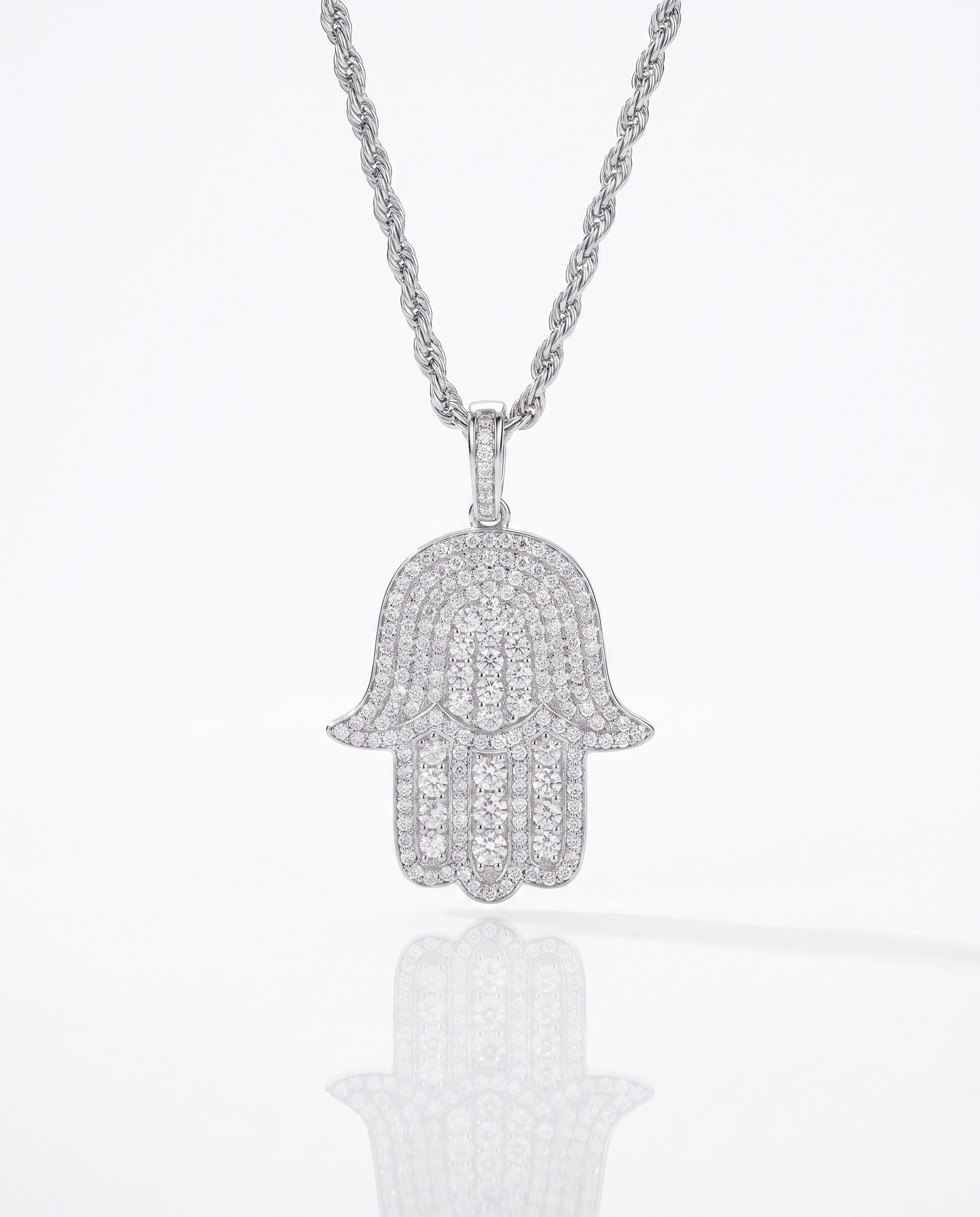 NÚRA - Hamsa Moissanite Pendant