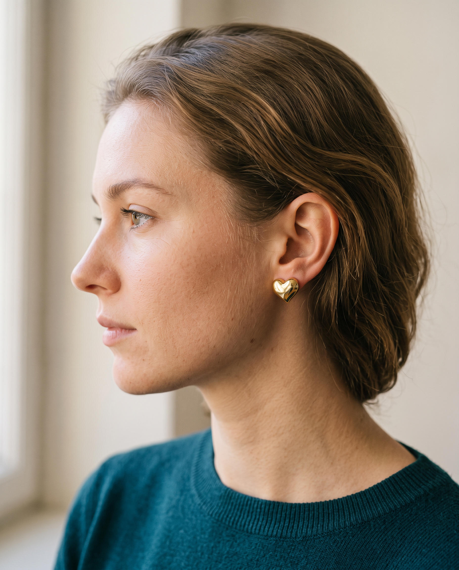 NÚRA - Heart Stud Earrings