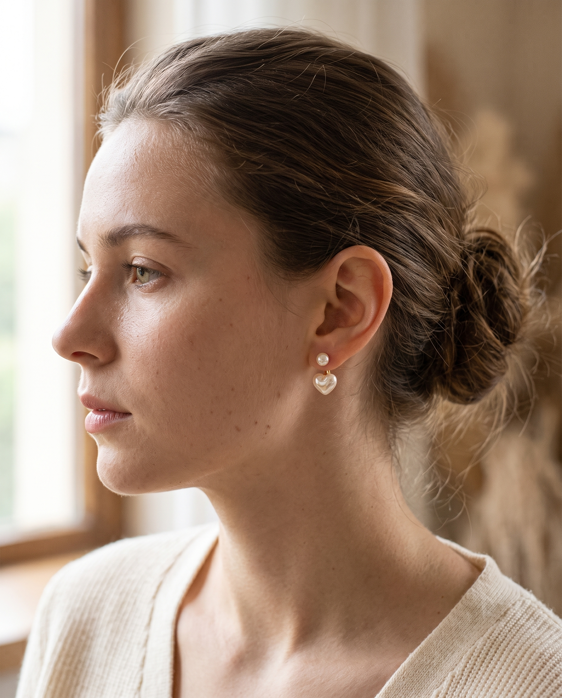 NÚRA - Pearl Heart Earrings