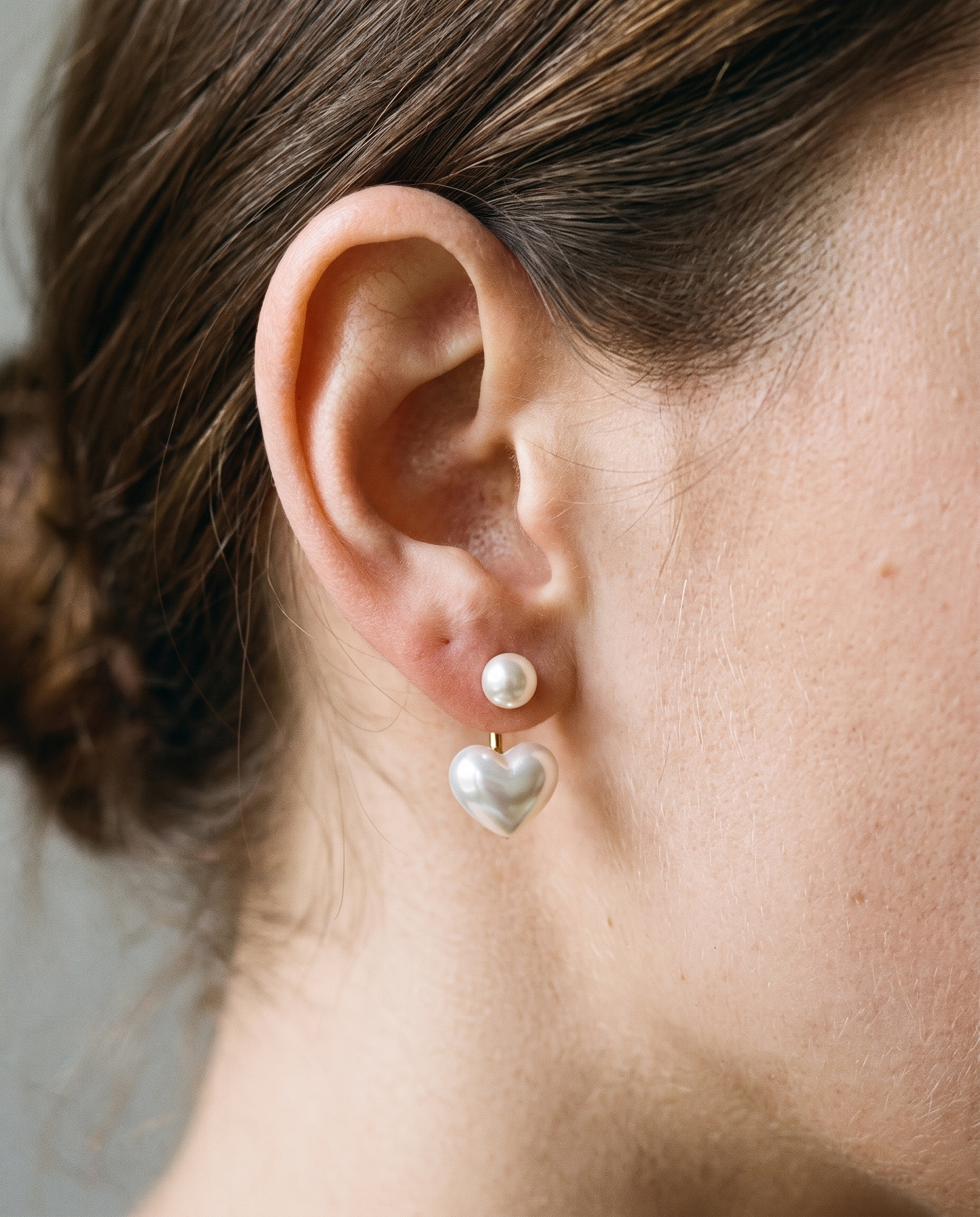 NÚRA - Pearl Heart Earrings