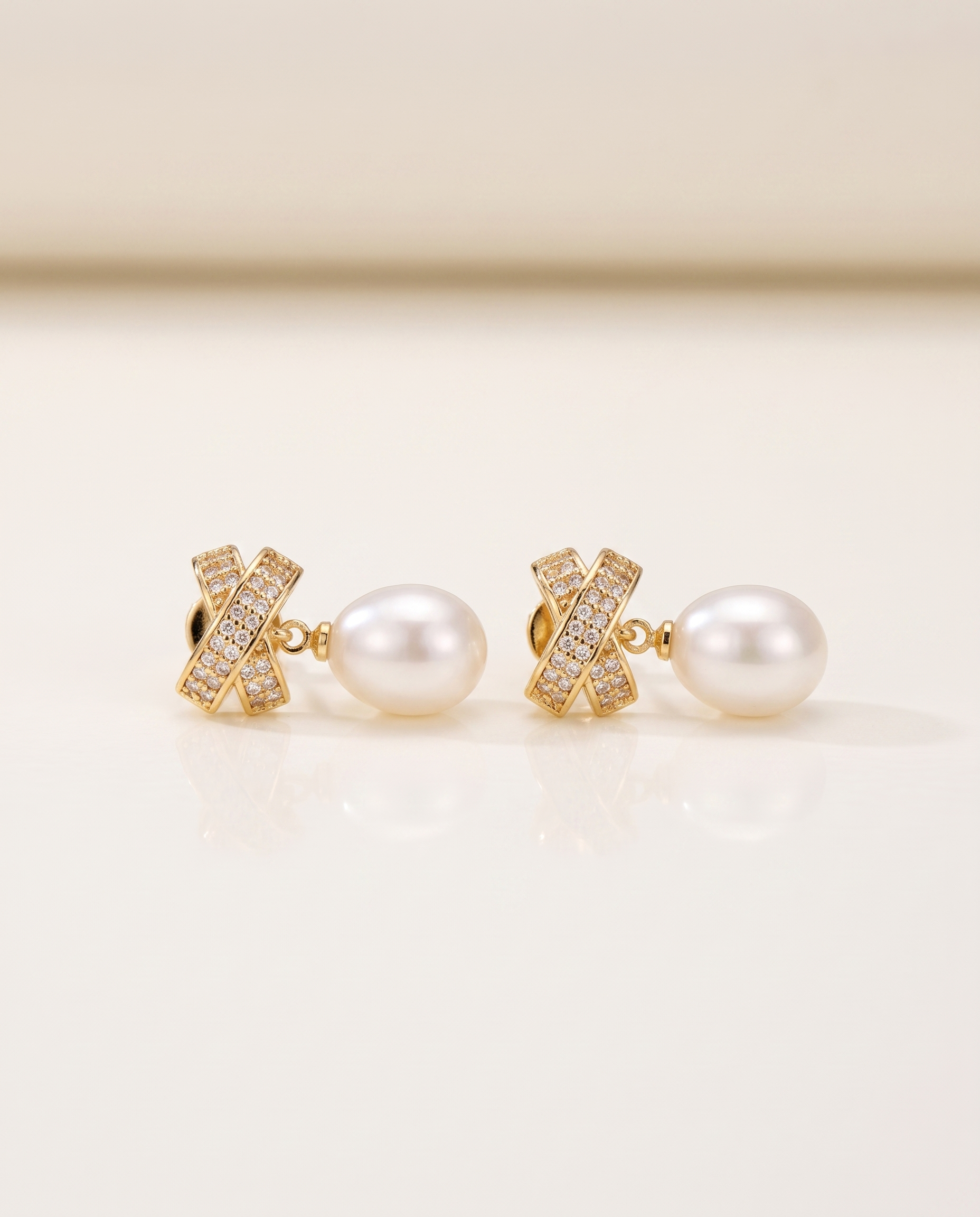 NÚRA - Natural Pearl Earrings