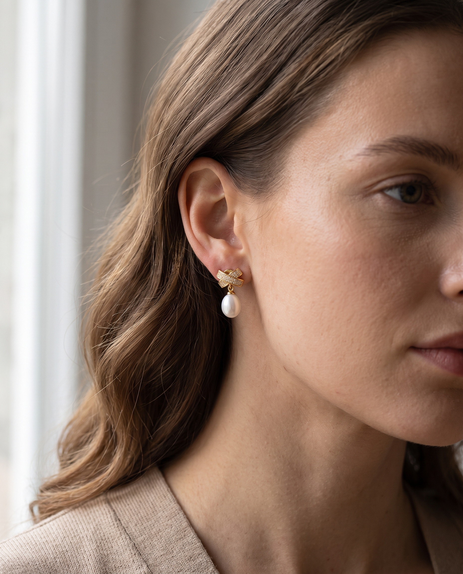 NÚRA - Natural Pearl Earrings