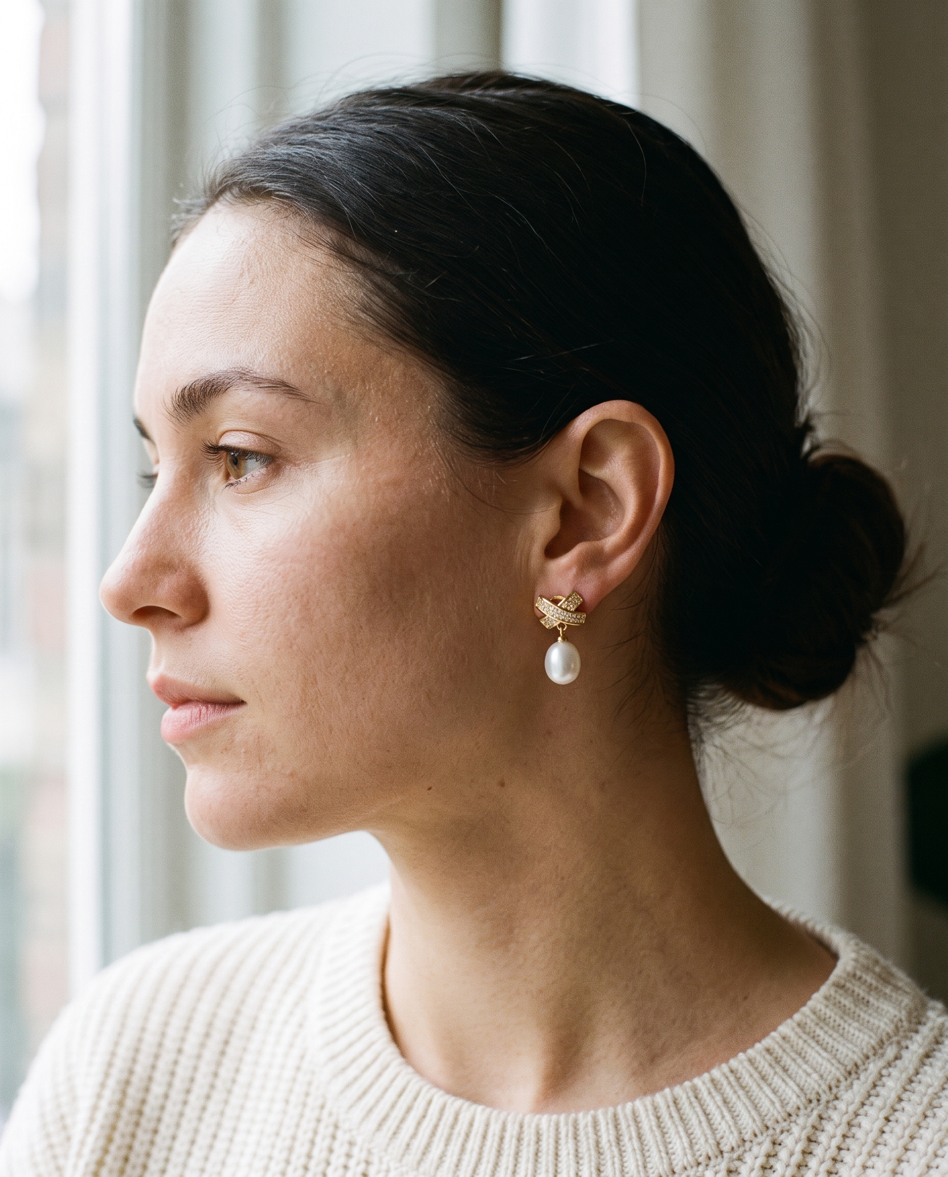 NÚRA - Natural Pearl Earrings