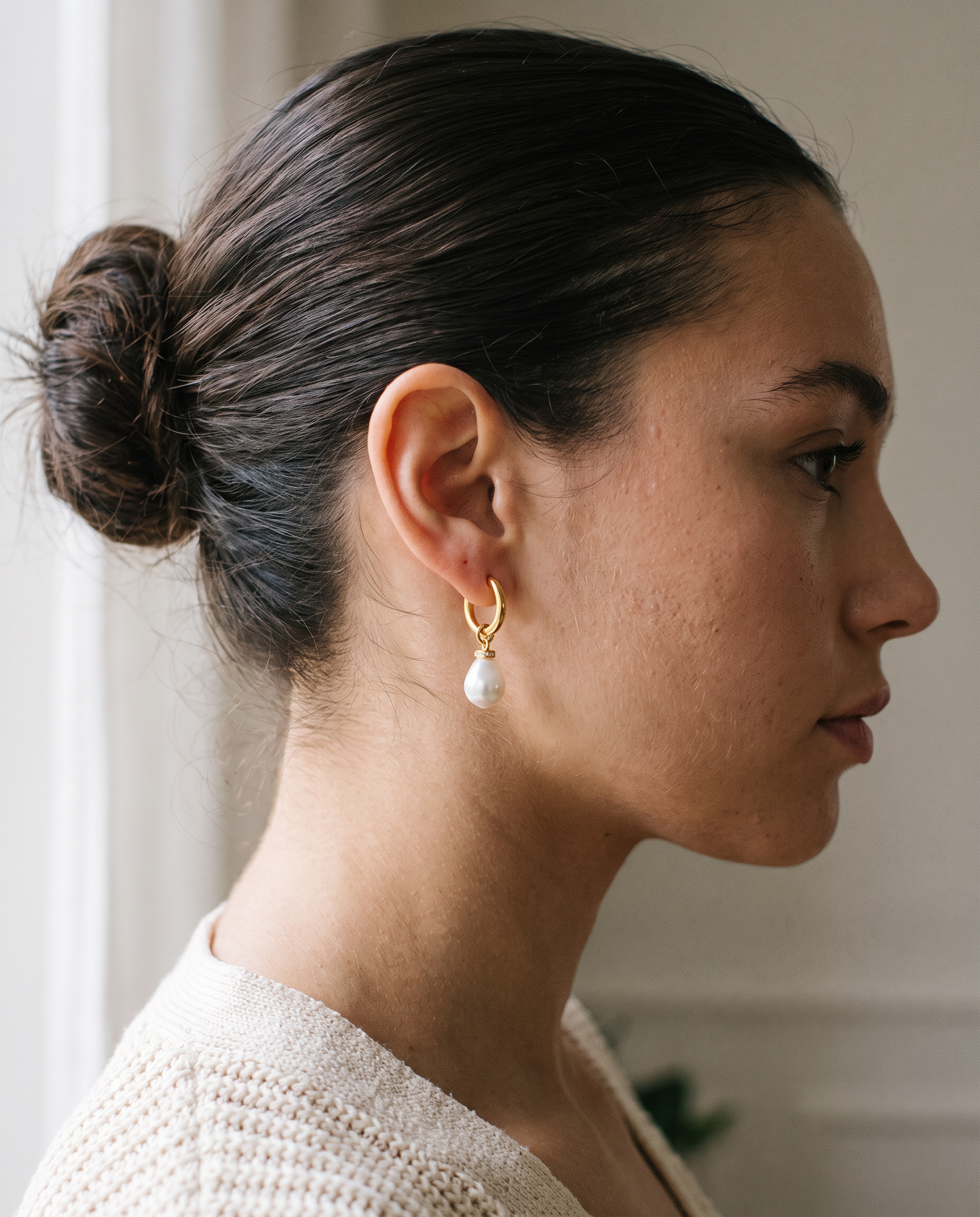 NÚRA - Baroque Pearl Hoop Earrings