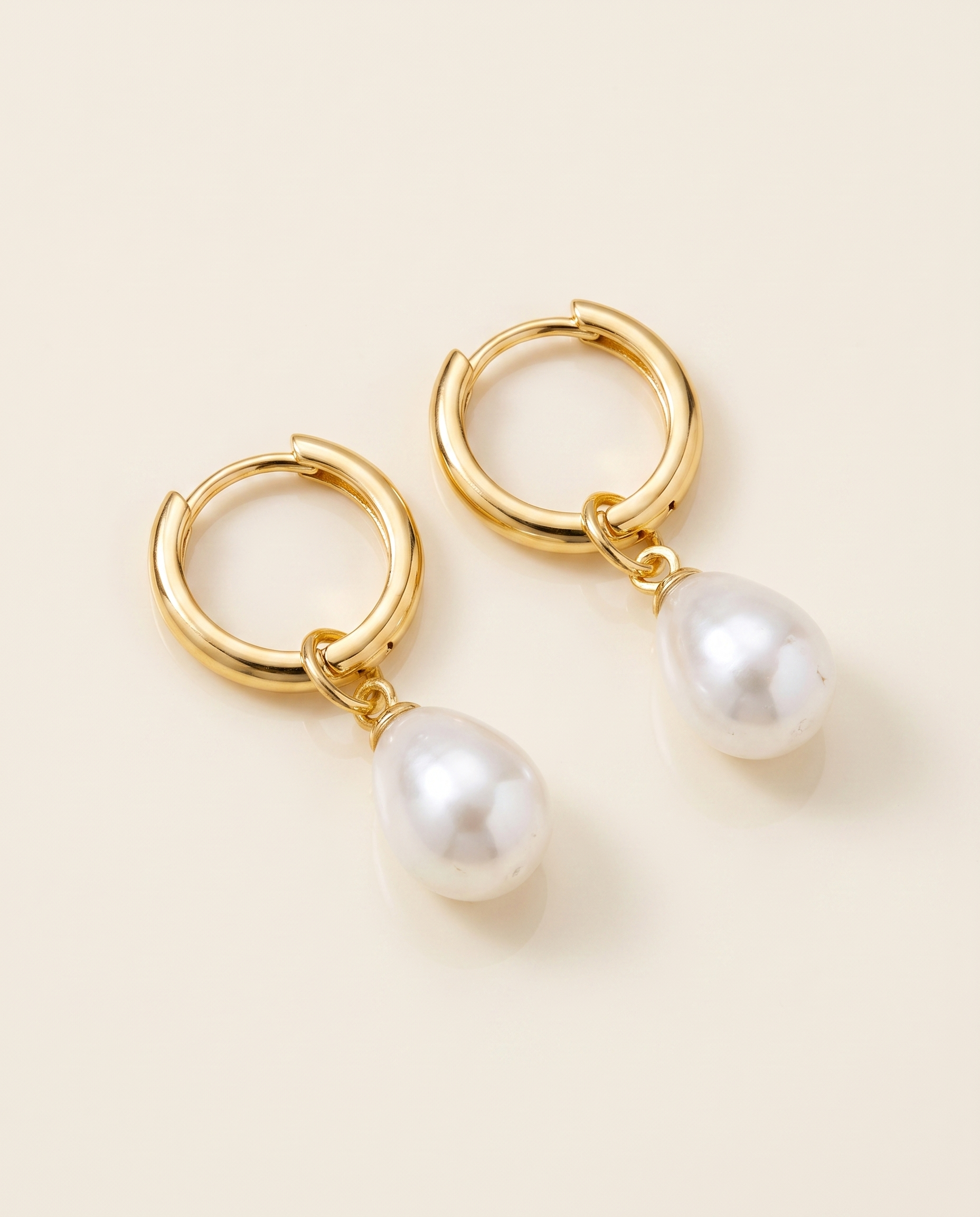 NÚRA - Baroque Pearl Hoop Earrings