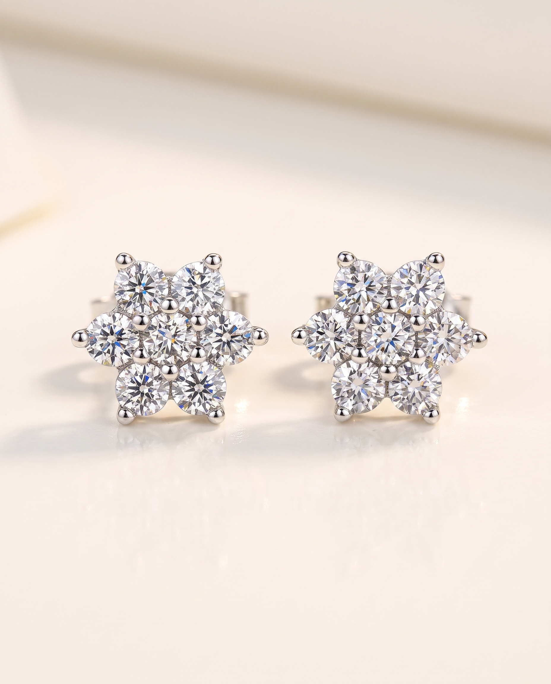 NÚRA - Bloom Moissanite Studs