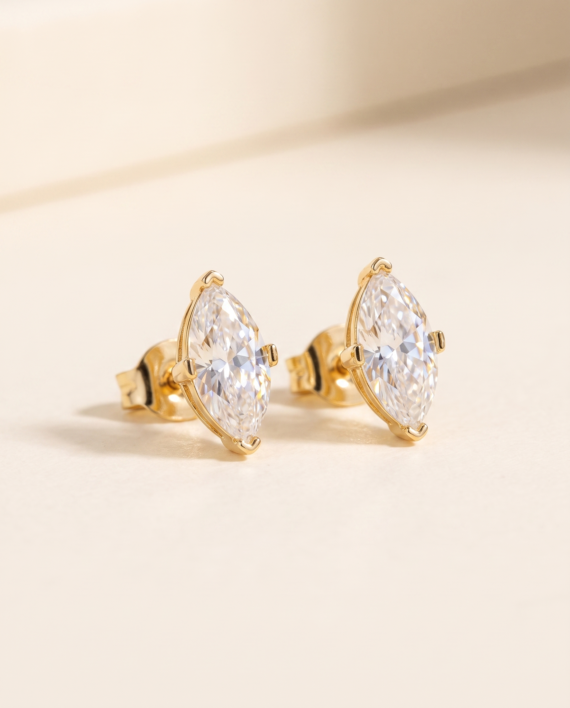 NÚRA - Marquise Moissanite Studs