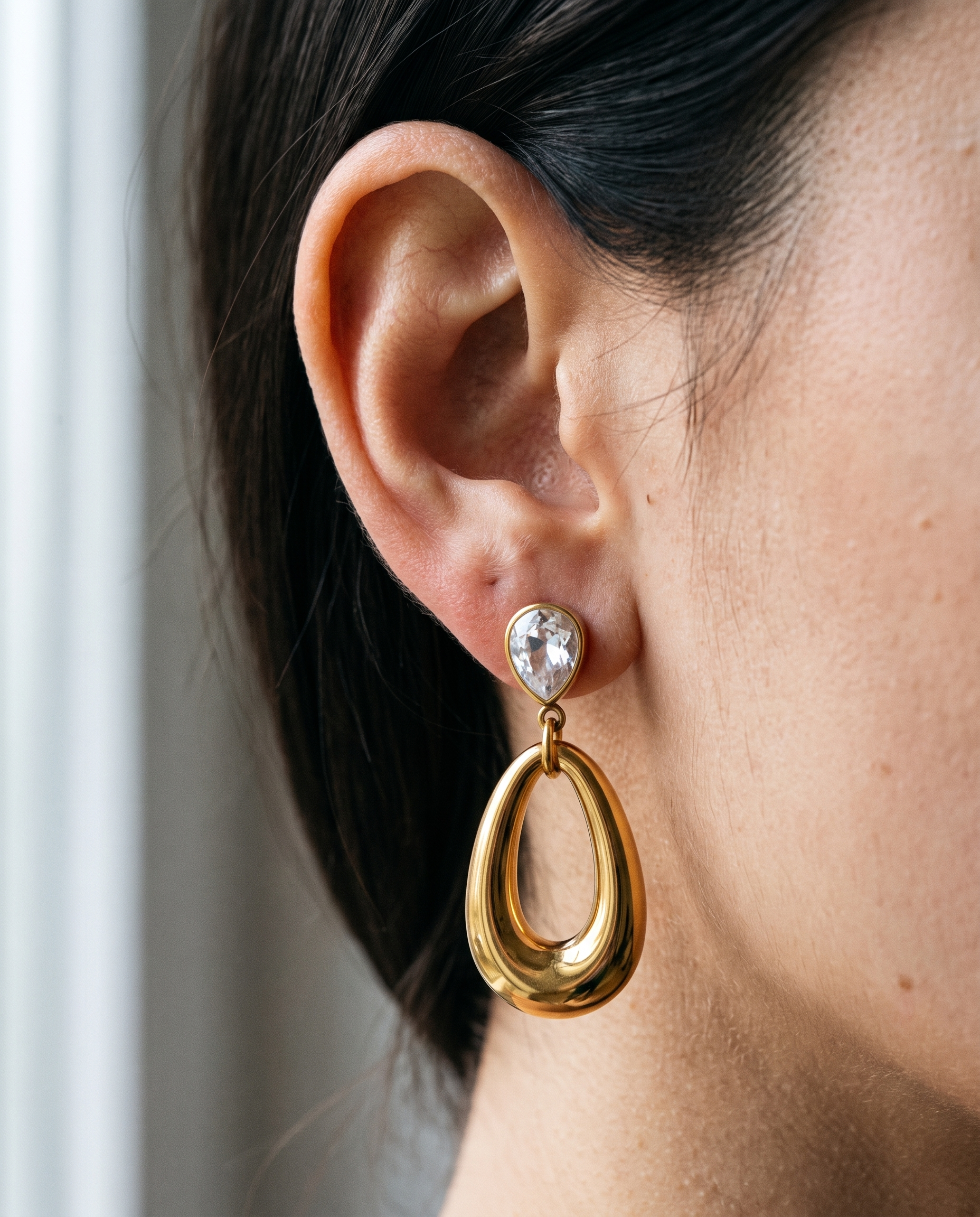 NÚRA - Hollow Drop Studs